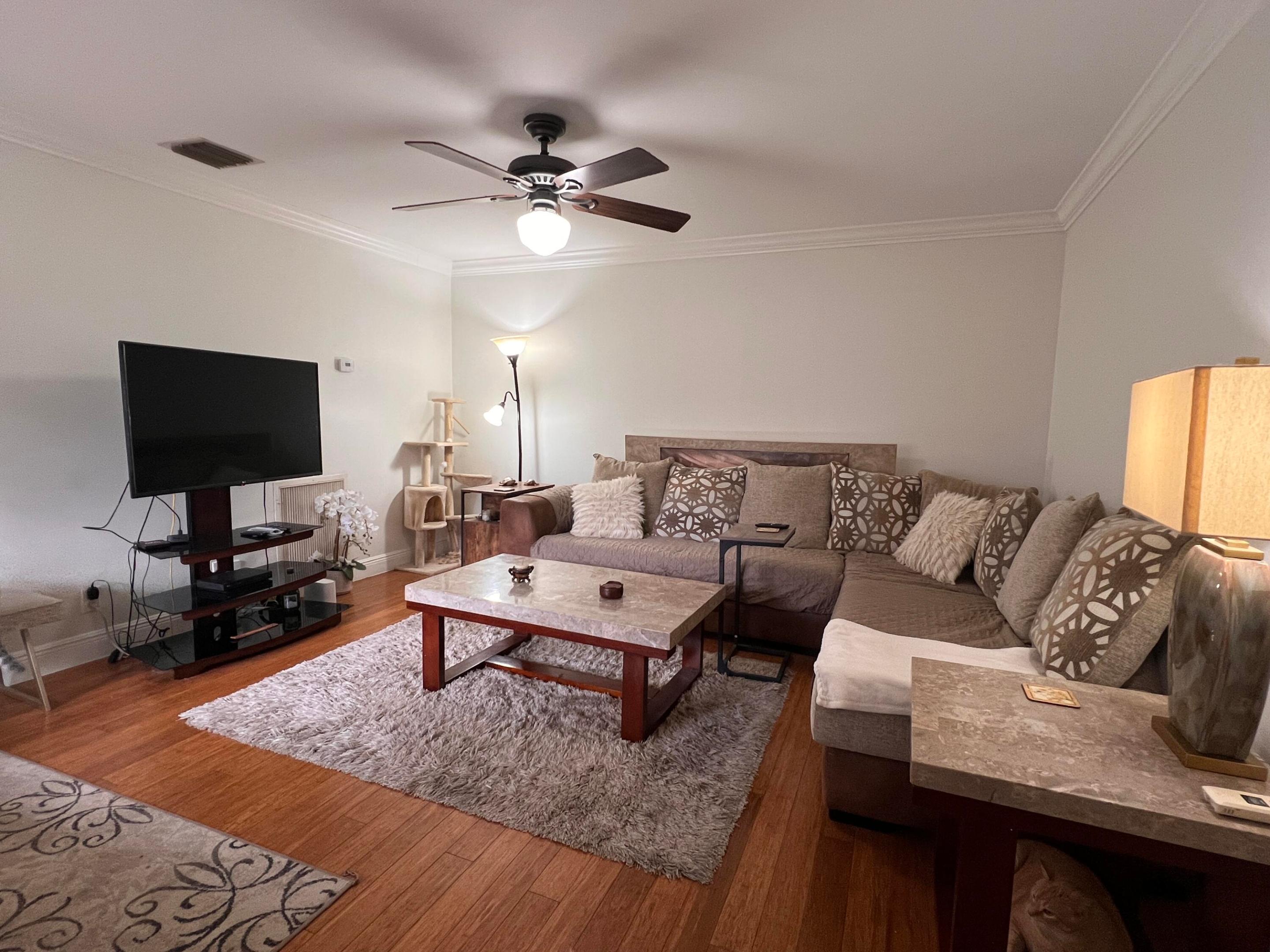 WELLINGTON DOWNS - Residential