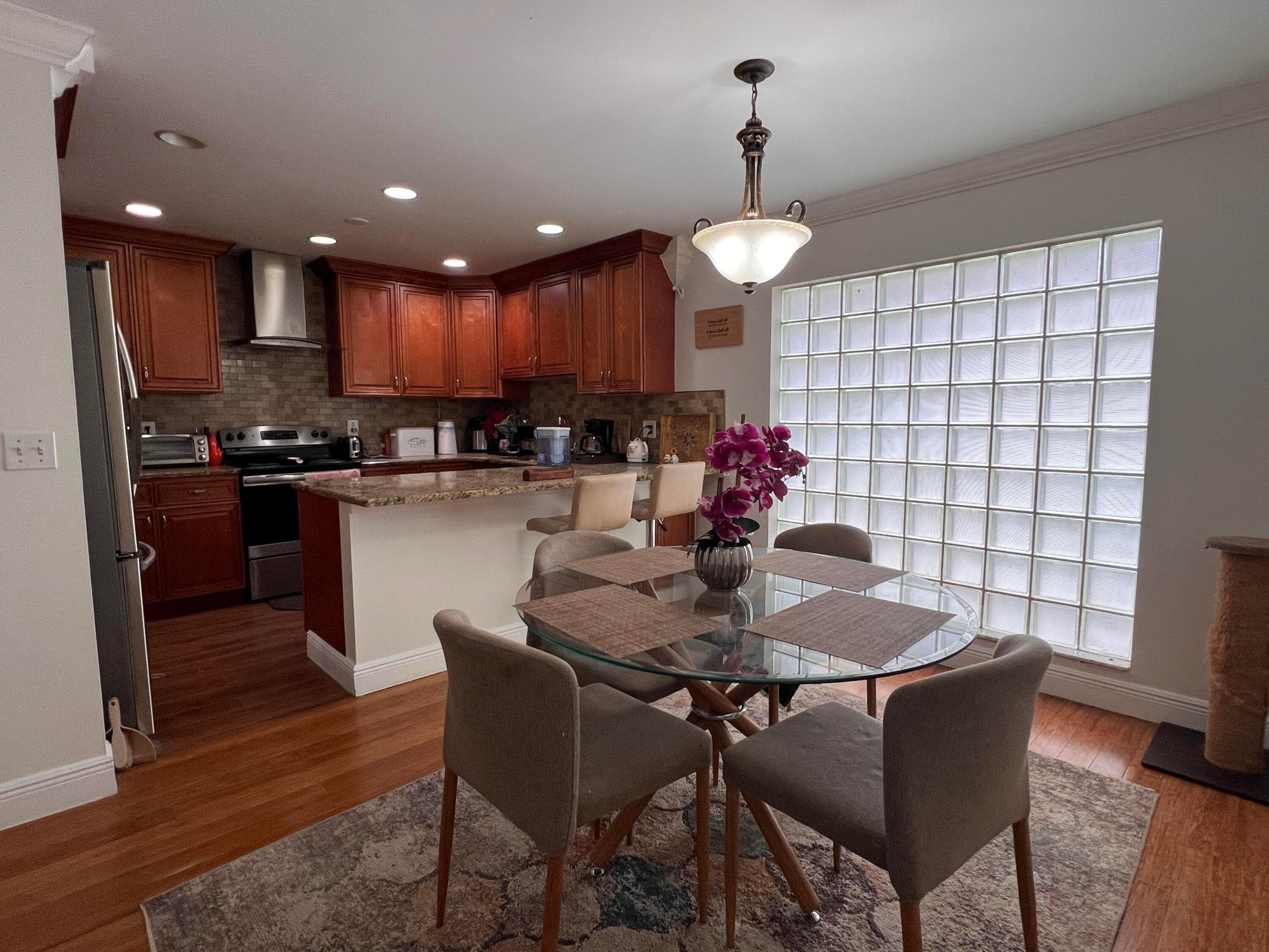 WELLINGTON DOWNS - Residential