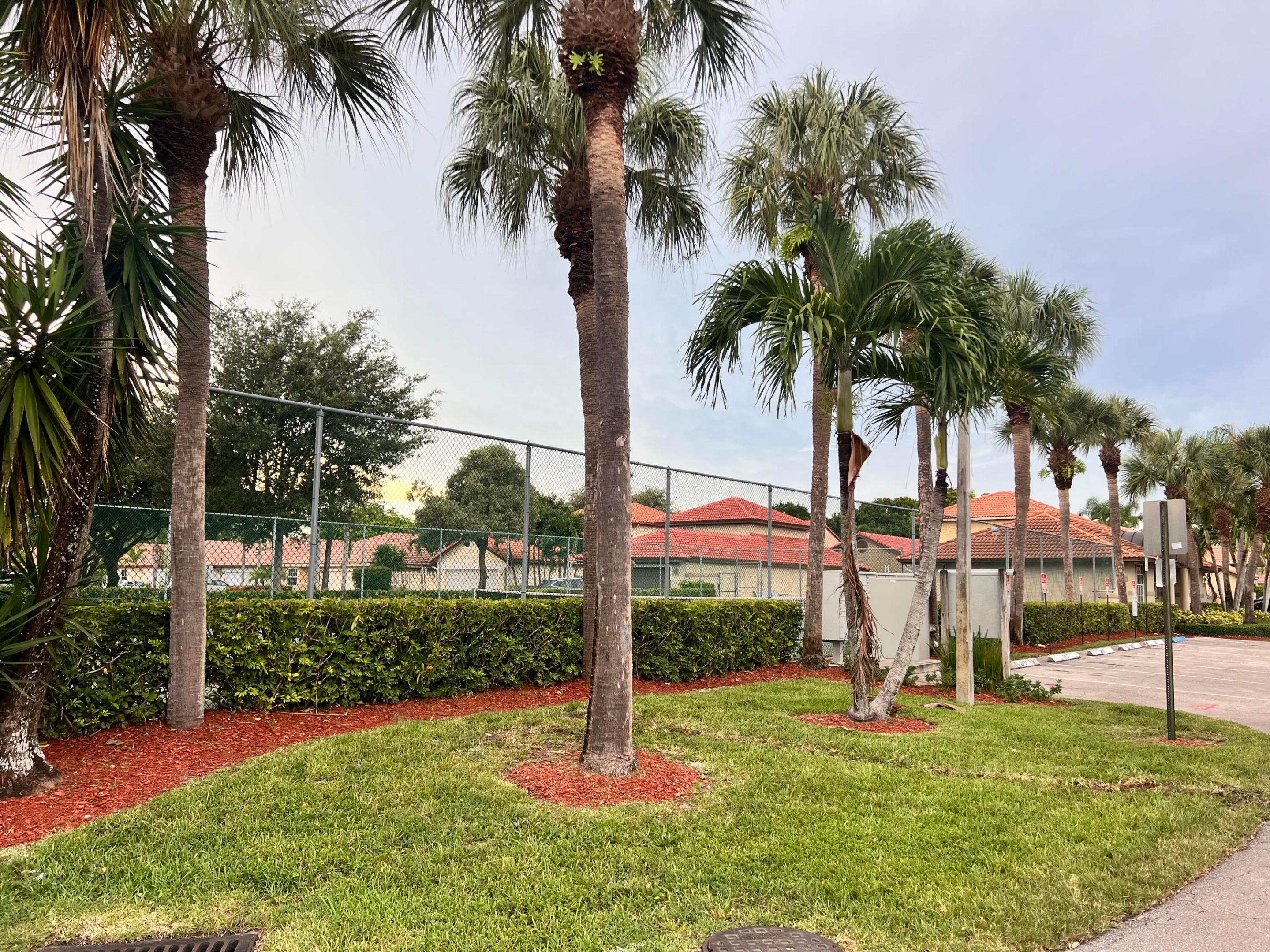 WELLINGTON DOWNS - Residential