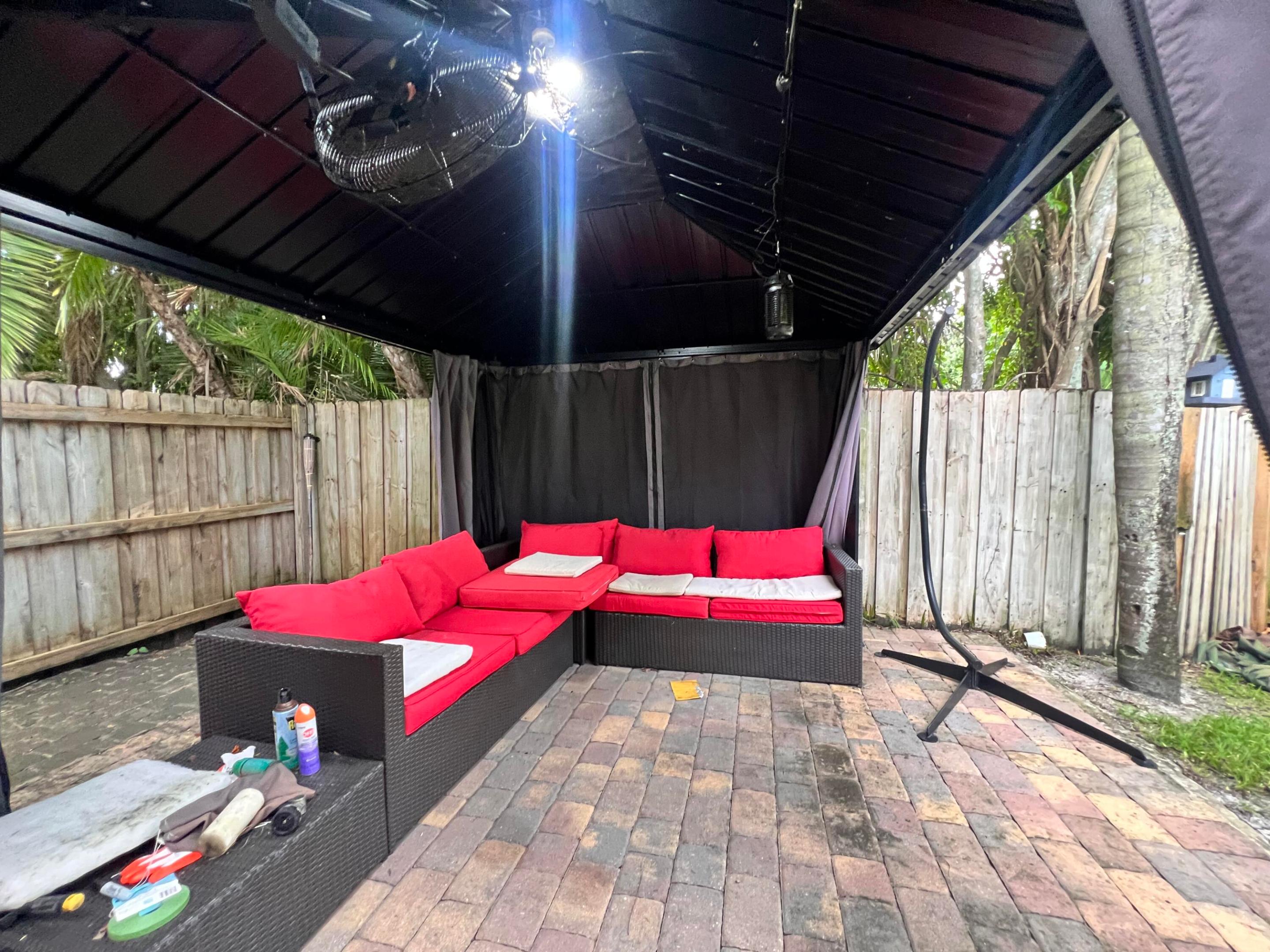 WELLINGTON DOWNS - Residential