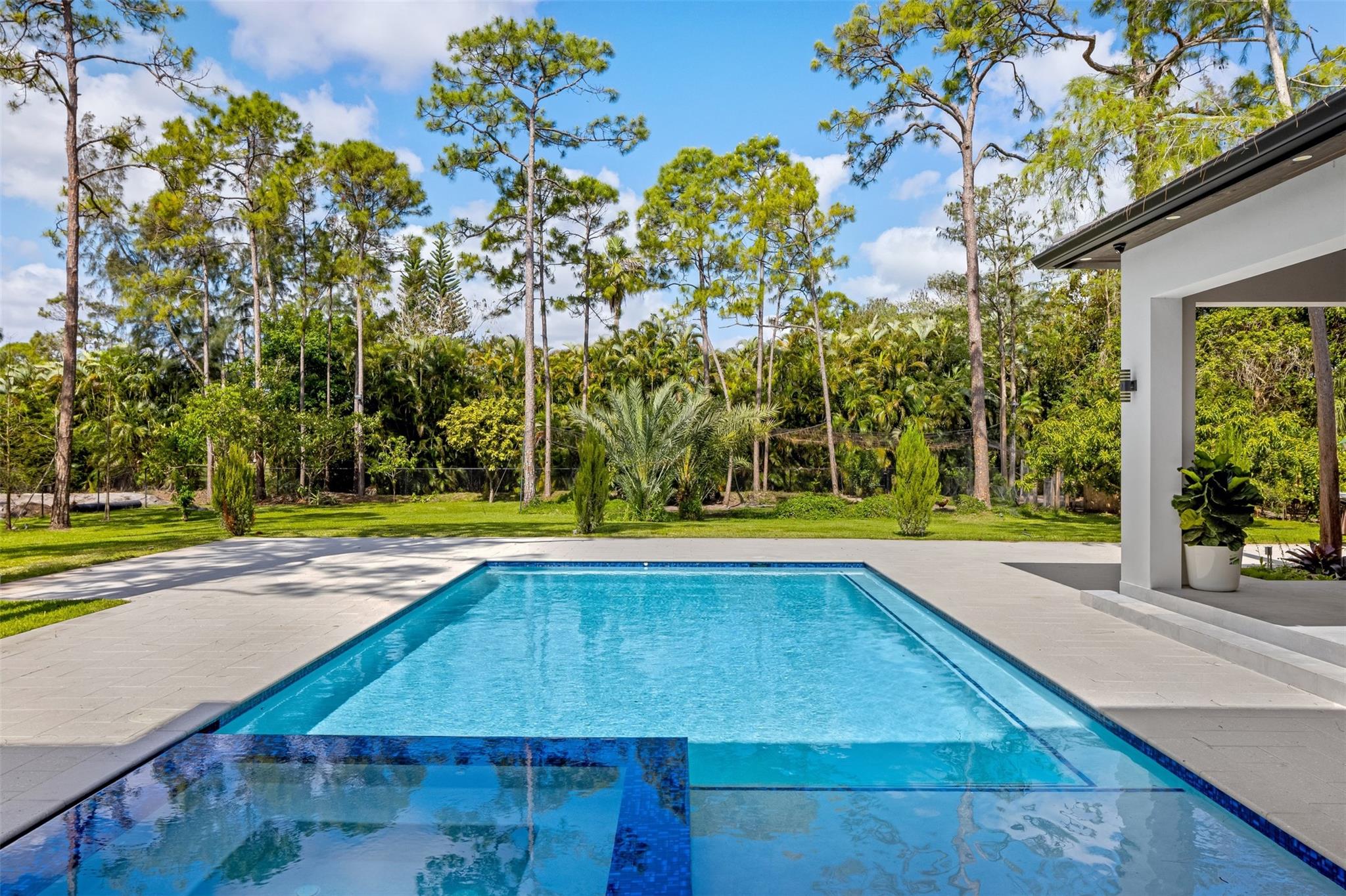 PINE TREE ESTATES - Residential