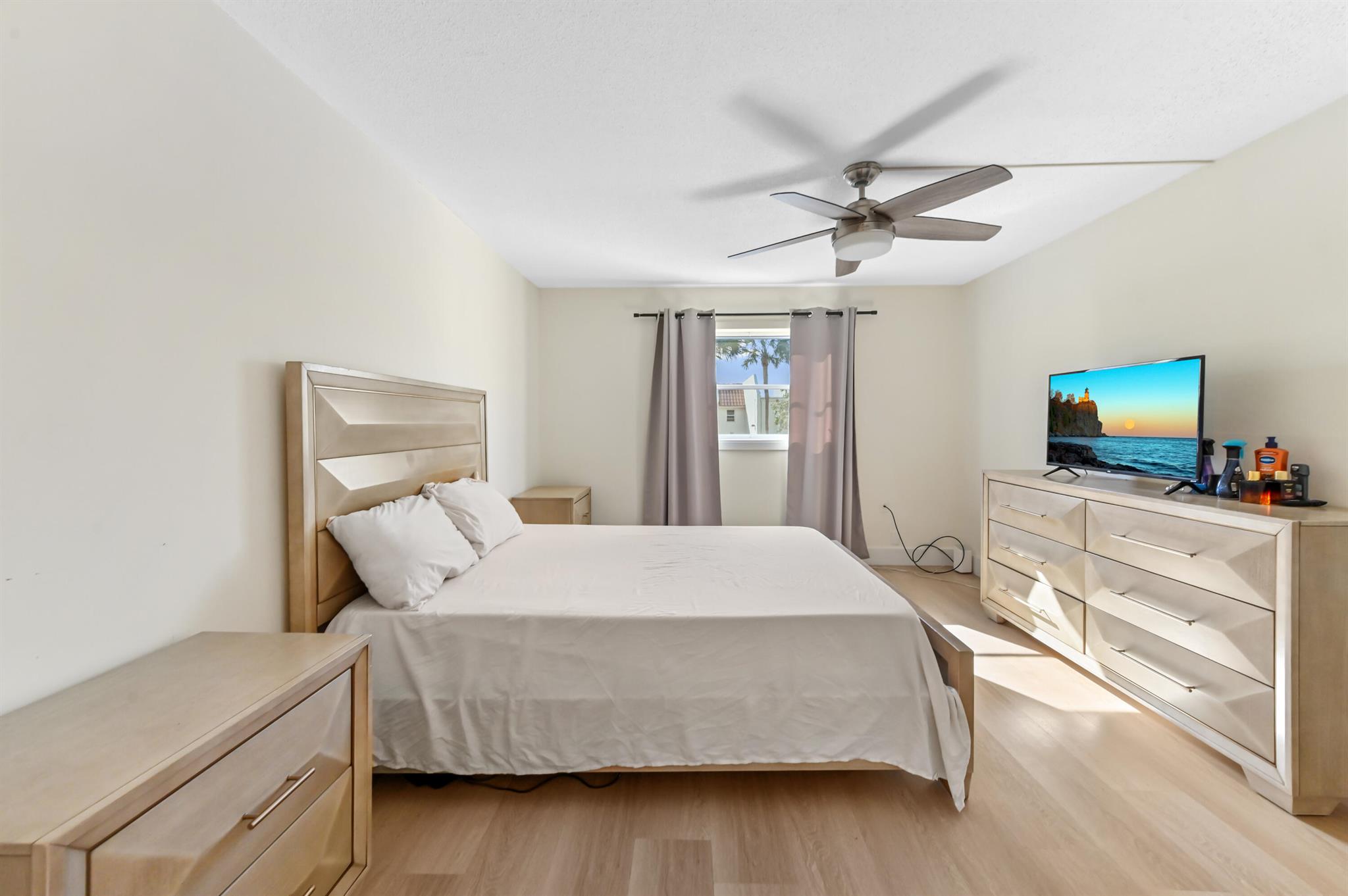 Deerfield Pines Condomini - Residential