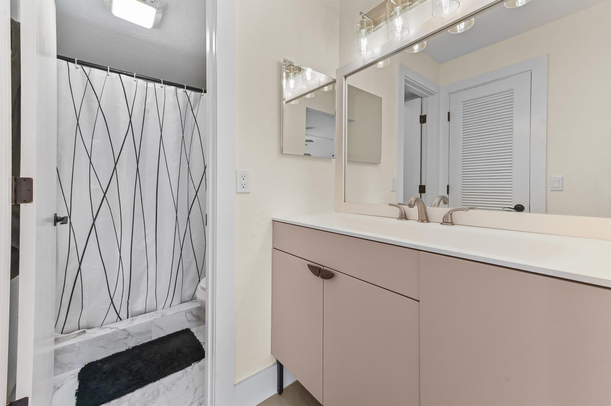 Deerfield Pines Condomini - Residential