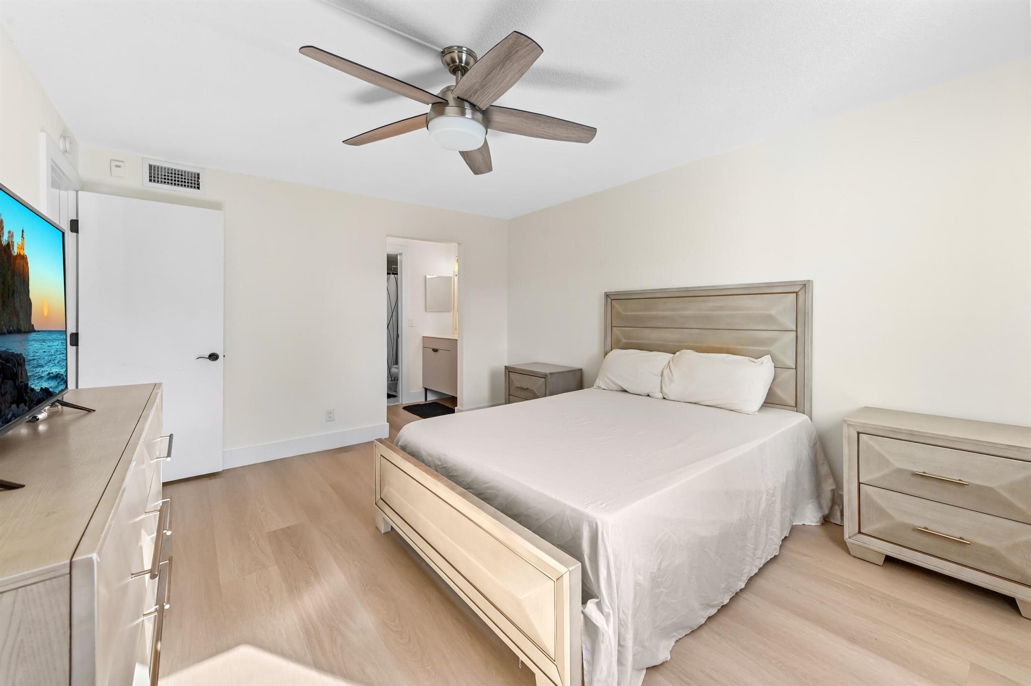 Deerfield Pines Condomini - Residential