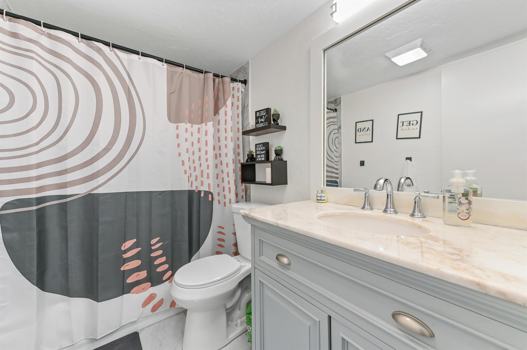 Deerfield Pines Condomini - Residential