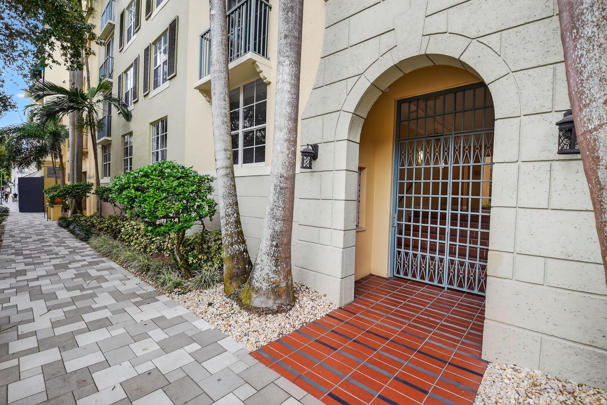630 S Sapodilla Avenue 121