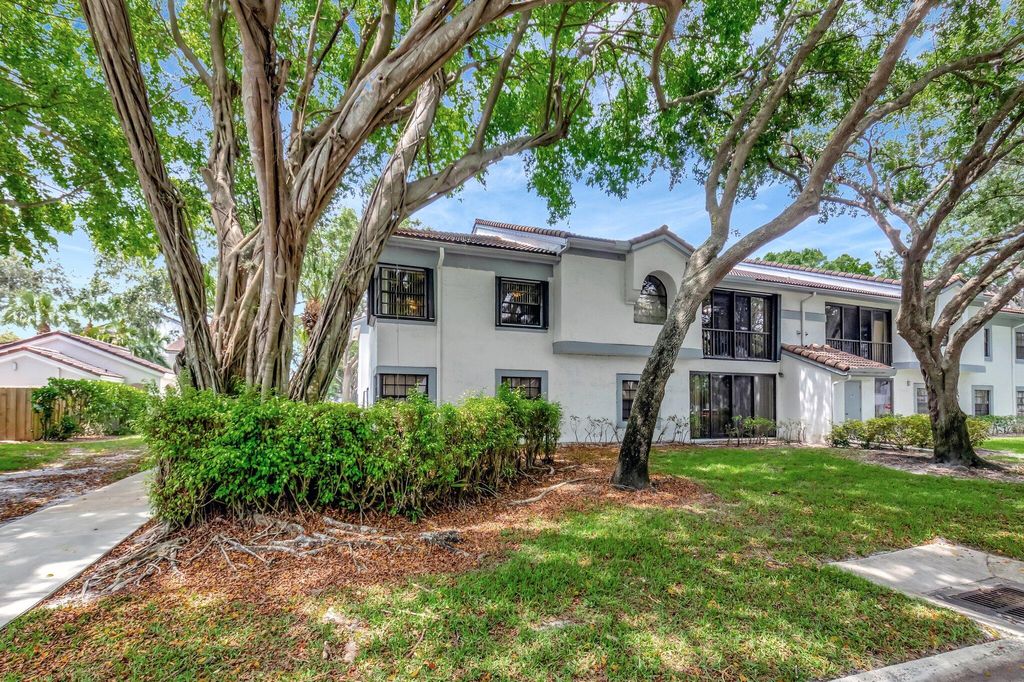 Photo of 5414 Venetia Court #G, Boynton Beach, FL 33437 (MLS # R11097747)