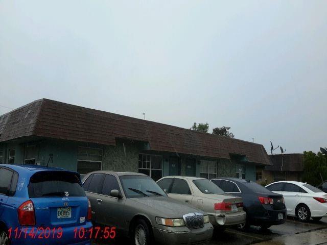 Must see 2/1. Freshly painted unit. centrally located will go fast.