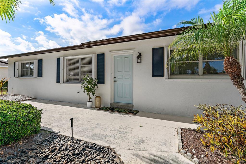 Photo of 2346 N Wallen Drive Dr, Palm Beach Gardens, FL 33410 (MLS # R10825296)
