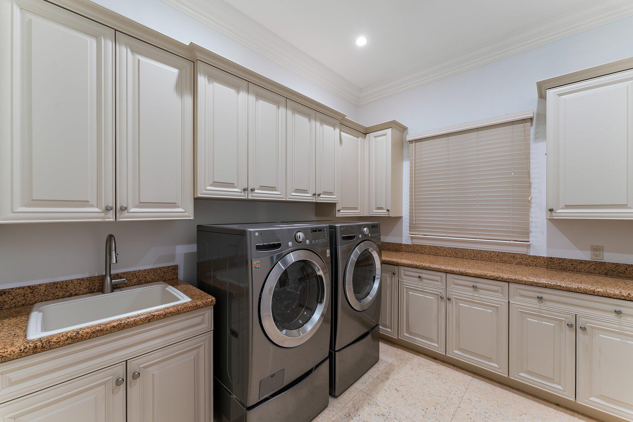 INTRACOASTAL PARK - Residential