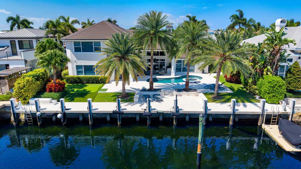 Photo of 2520 NE 35th Street, Lighthouse Point, FL 33064 (MLS # B26066356)