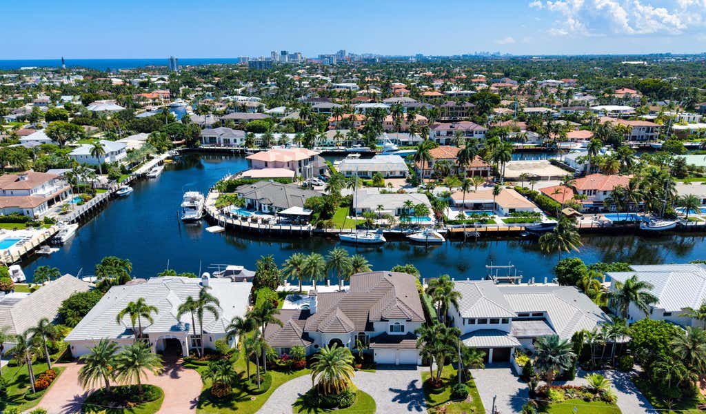 Photo of 2520 NE 35th Street, Lighthouse Point, FL 33064 (MLS # B26066356)