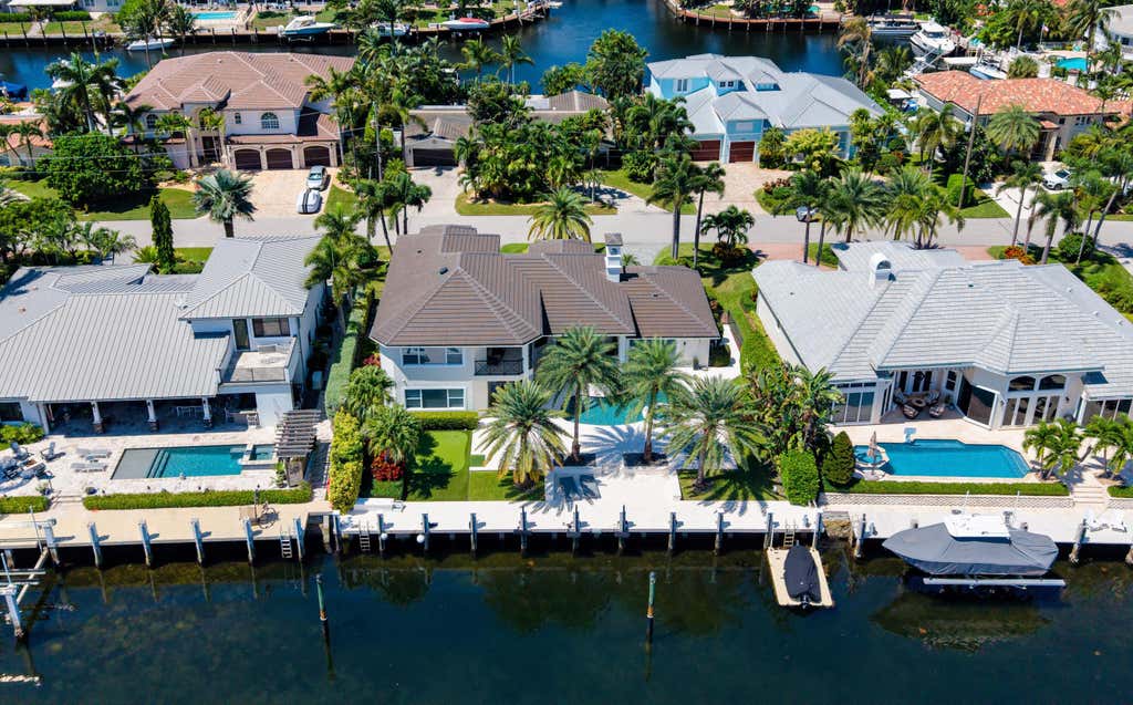 Photo of 2520 NE 35th Street, Lighthouse Point, FL 33064 (MLS # B26066356)