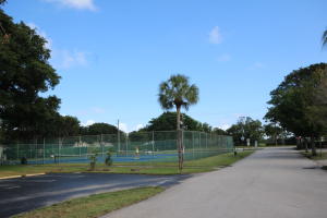 LAGO DEL REY CONDO - Residential