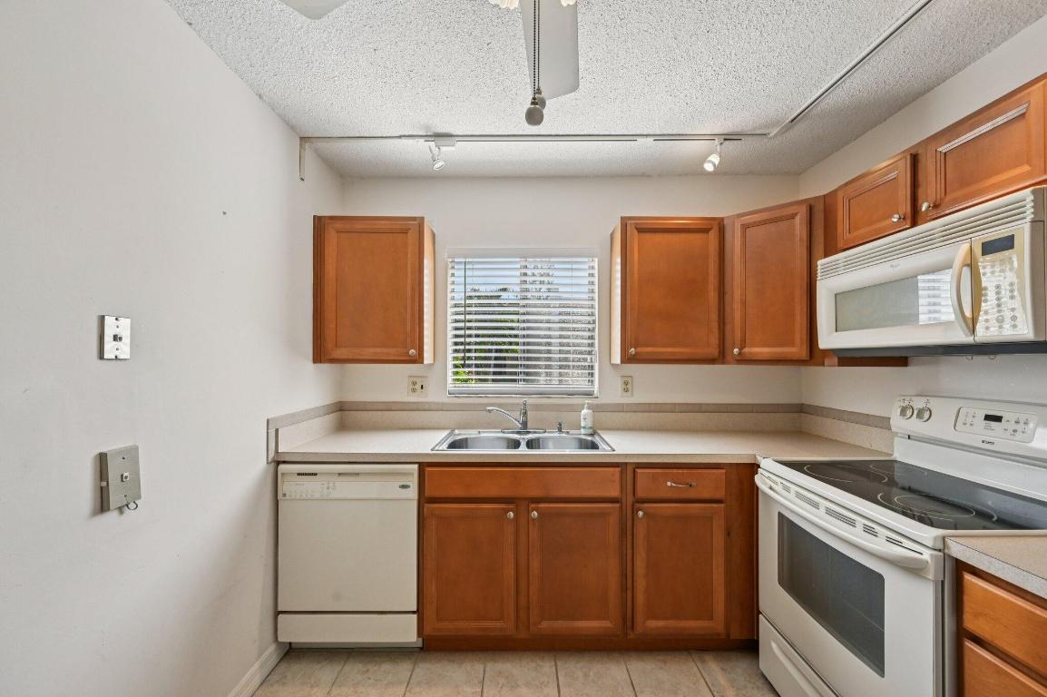 BEACON 21 CONDO - Residential