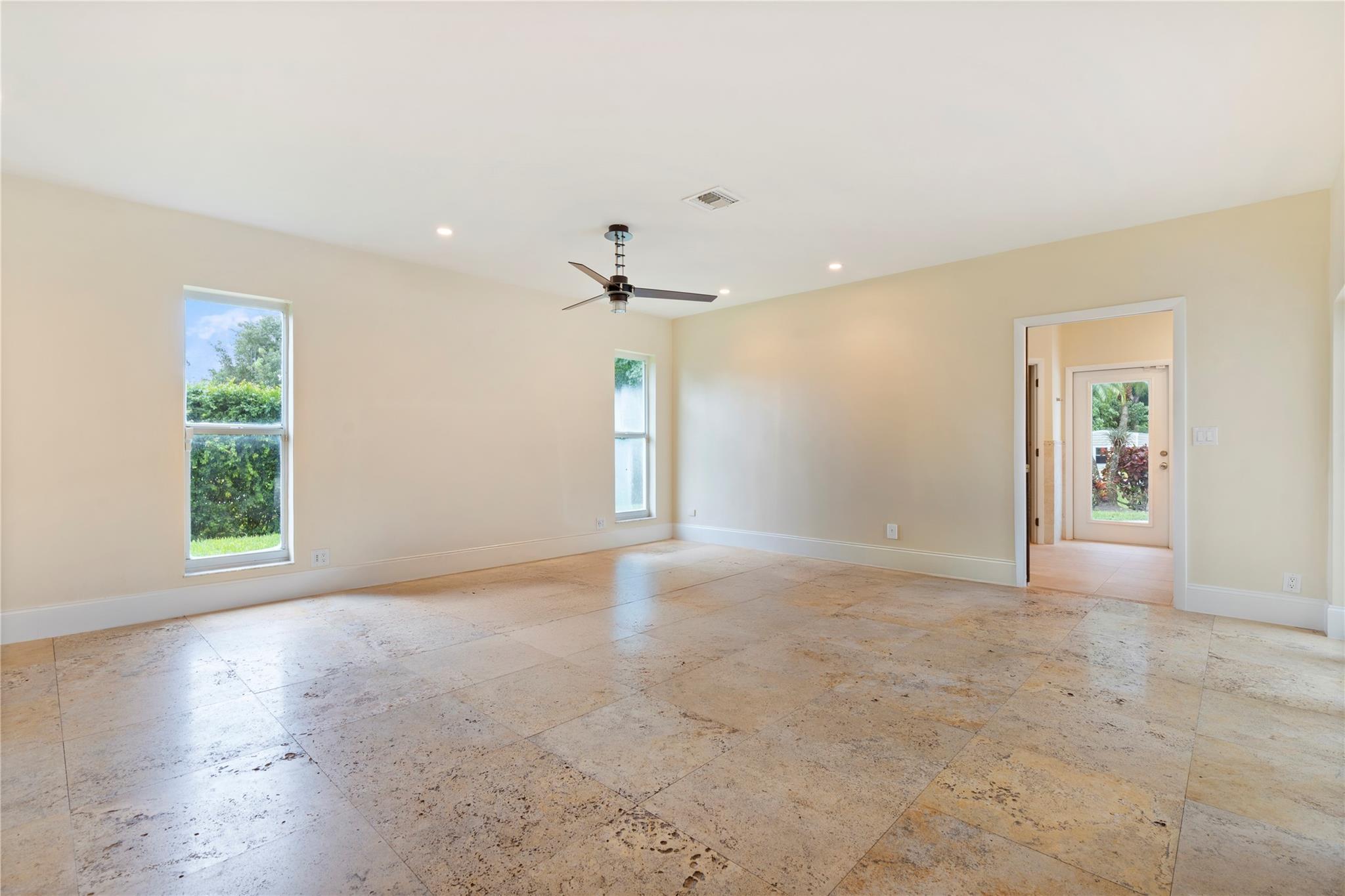 SUNSHINE RANCHES - Residential