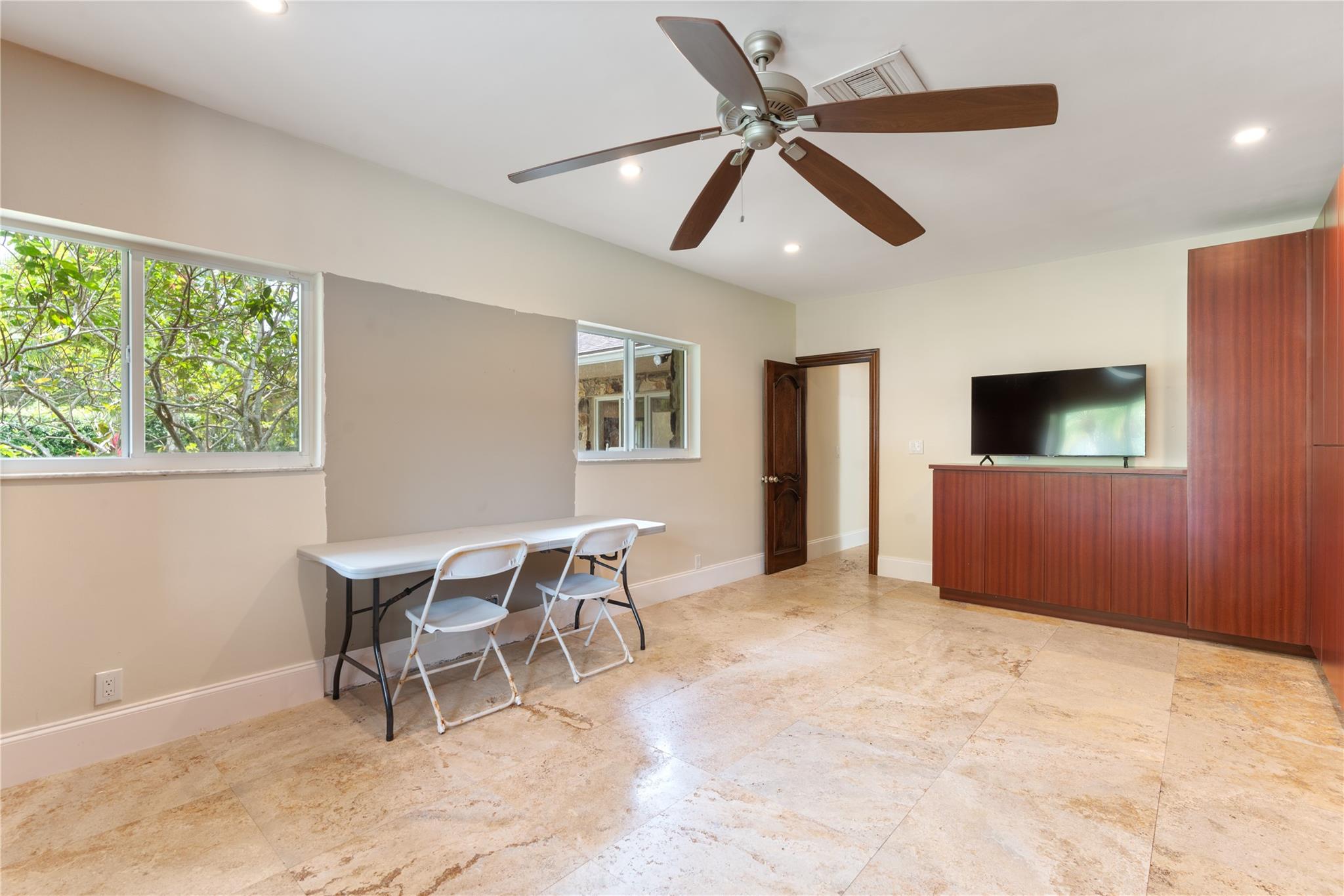 SUNSHINE RANCHES - Residential