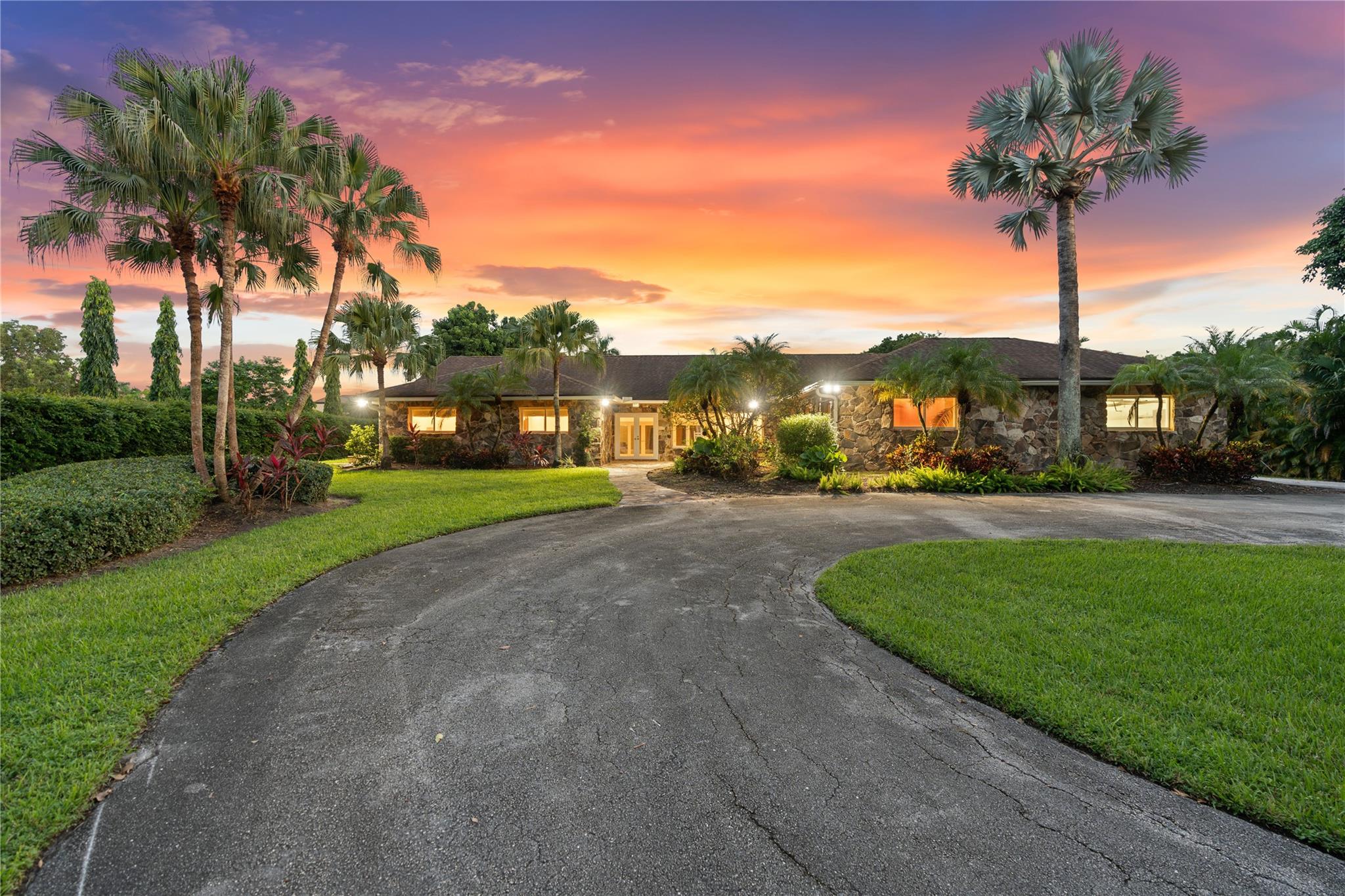 SUNSHINE RANCHES - Residential