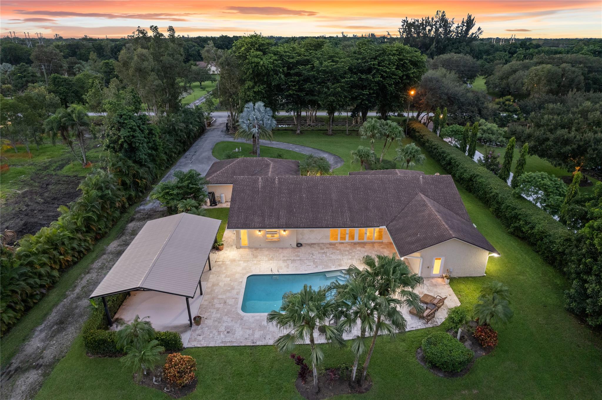 SUNSHINE RANCHES - Residential