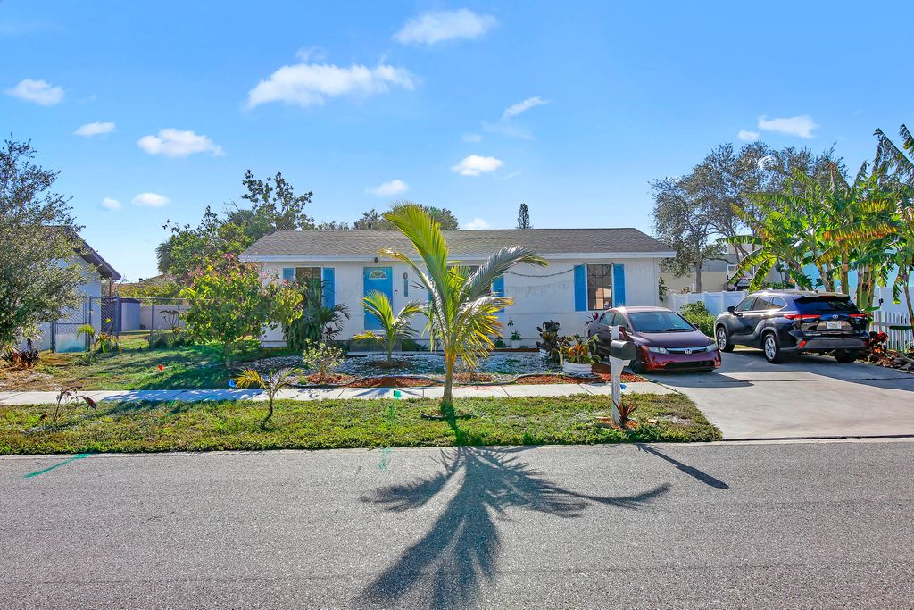 Photo of 300 Elaine Circle E, West Palm Beach, FL 33409 (MLS # R11162024)