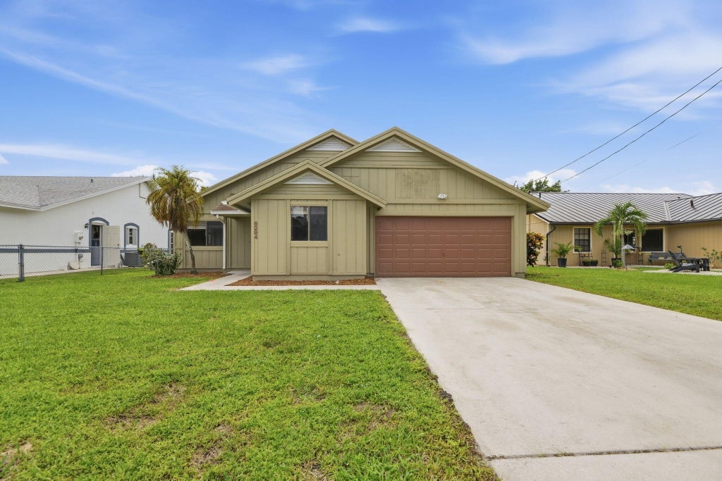 Photo of 6294 LESLIE Street, Jupiter, FL 33458 (MLS # B26081870)
