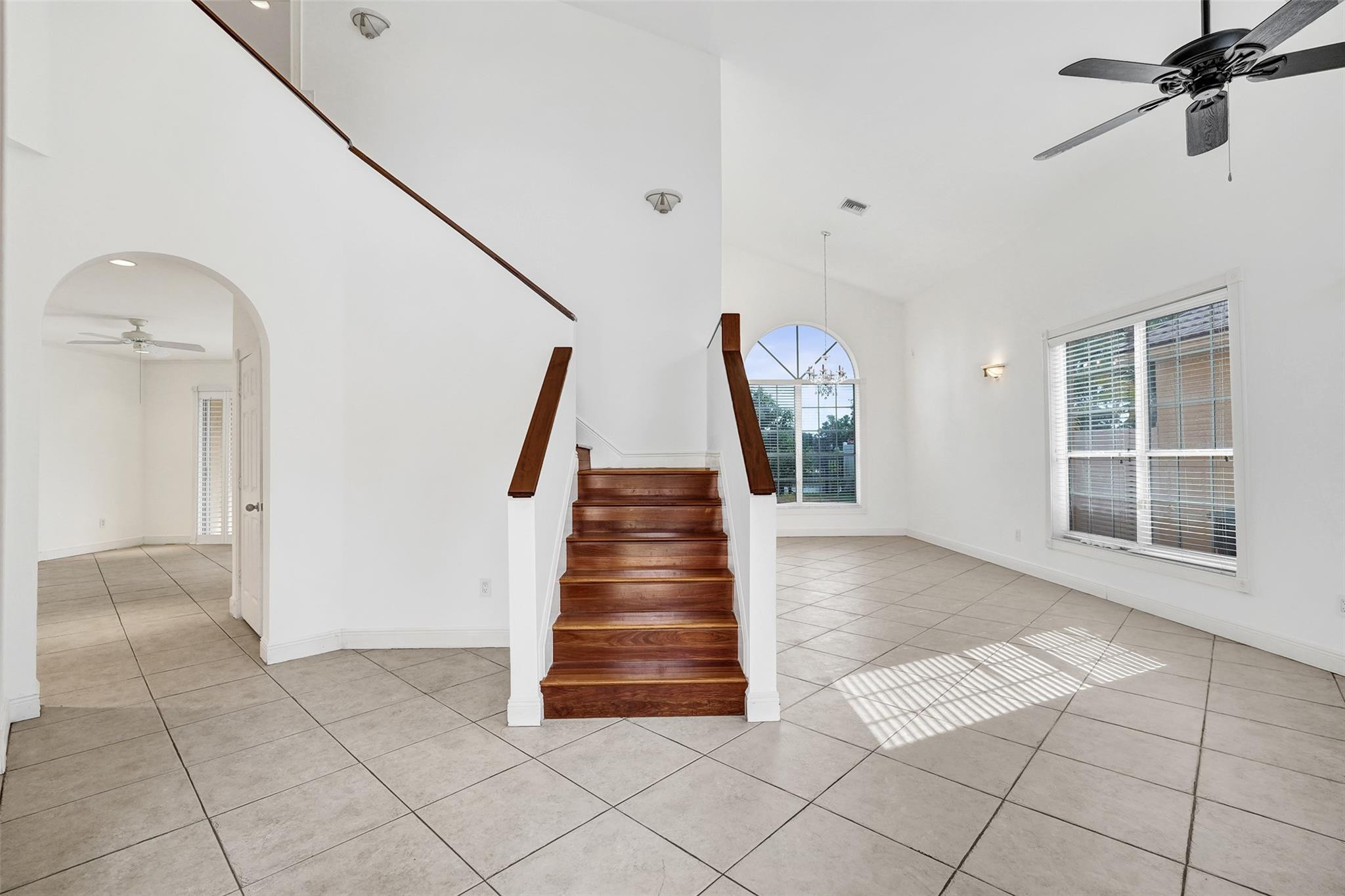 10902 Tamoron Lane