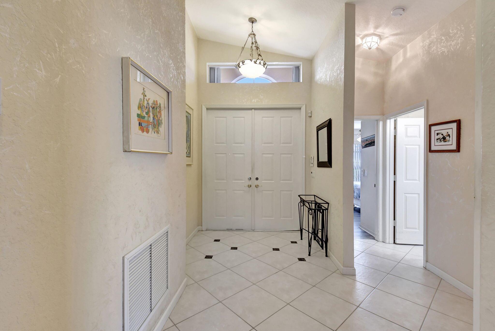 5113 Glenville Drive