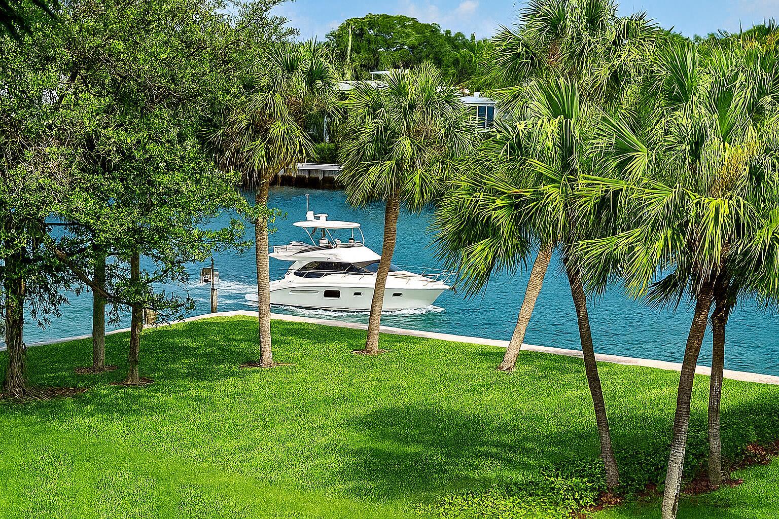 Mizner Court - Residential