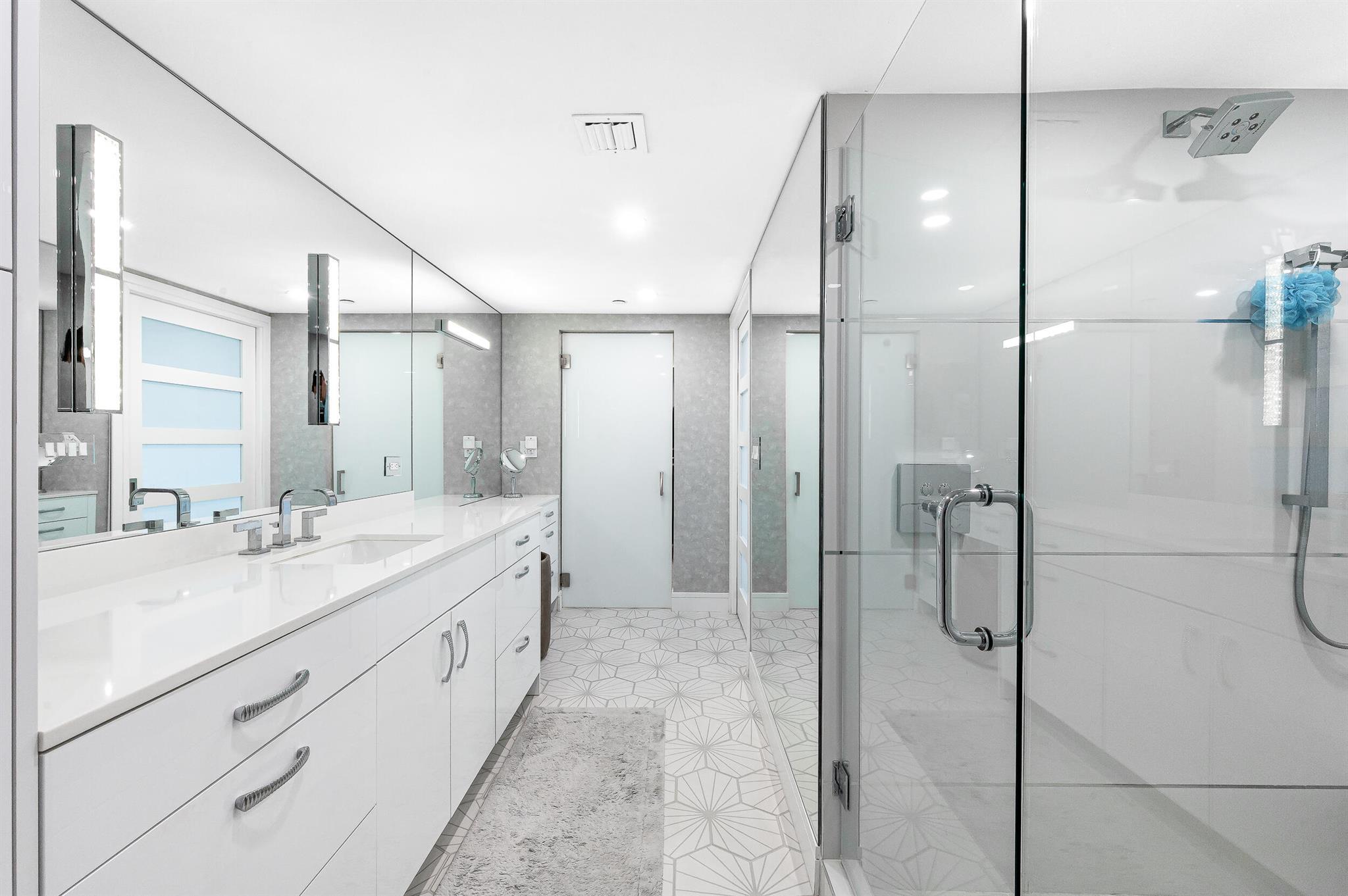 Mizner Court - Residential