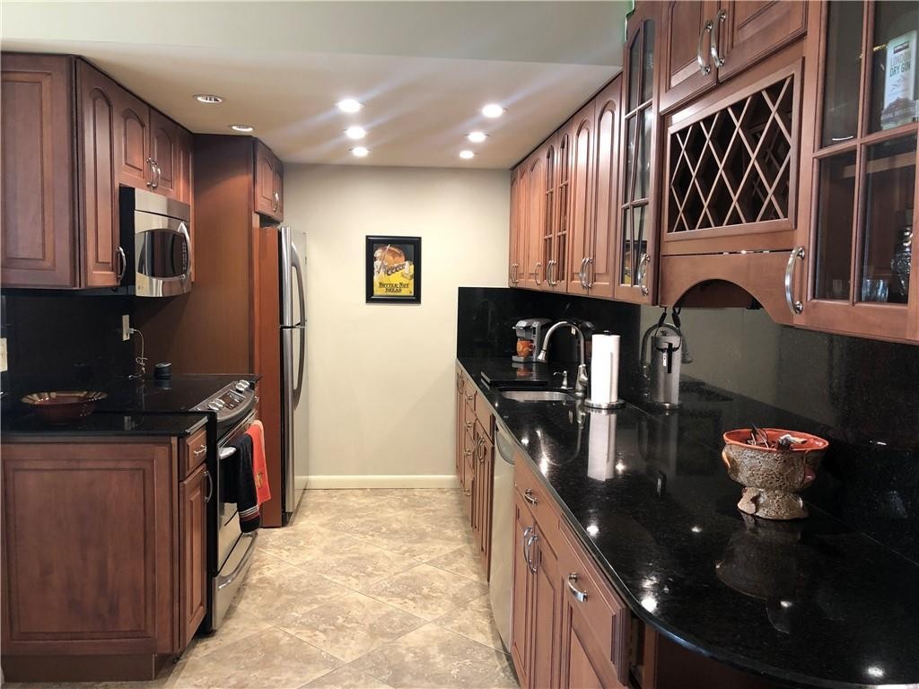 WYNMOOR VILLAGE - Residential