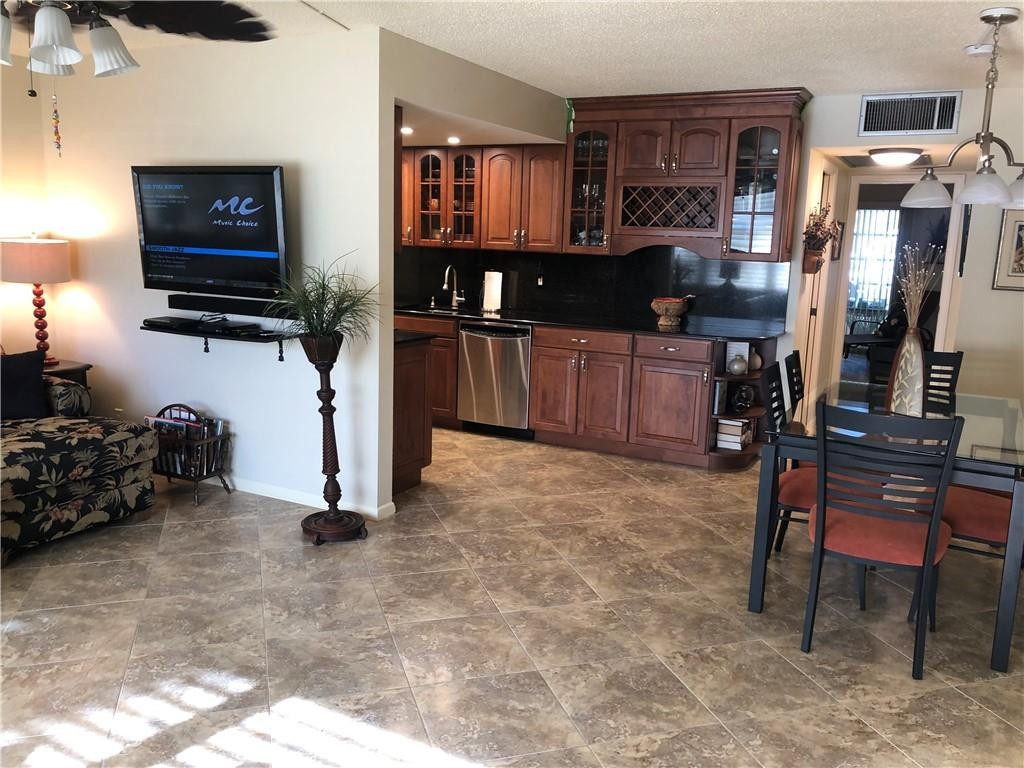 WYNMOOR VILLAGE - Residential