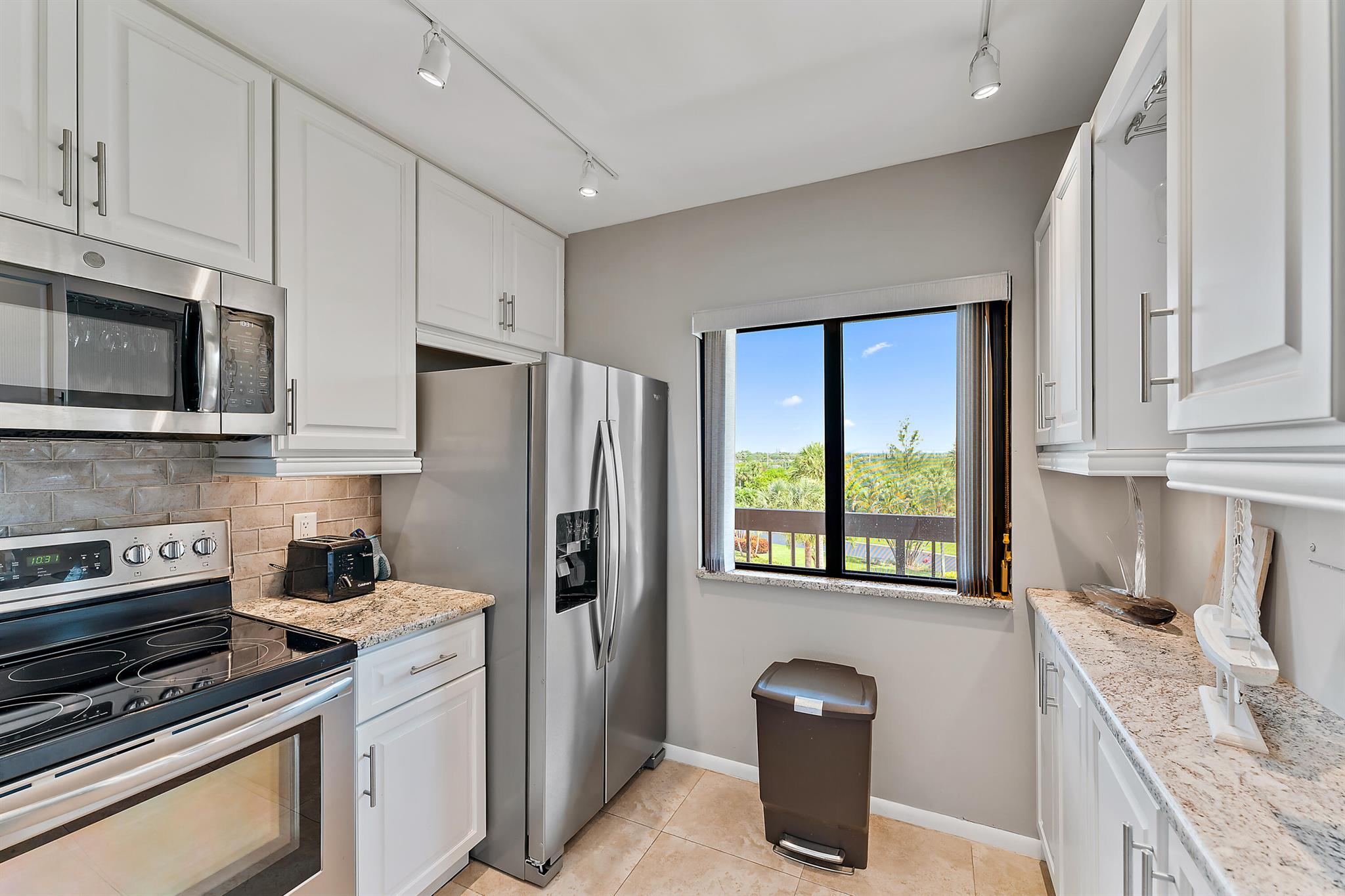 301 Ocean Bluffs Boulevard 405
