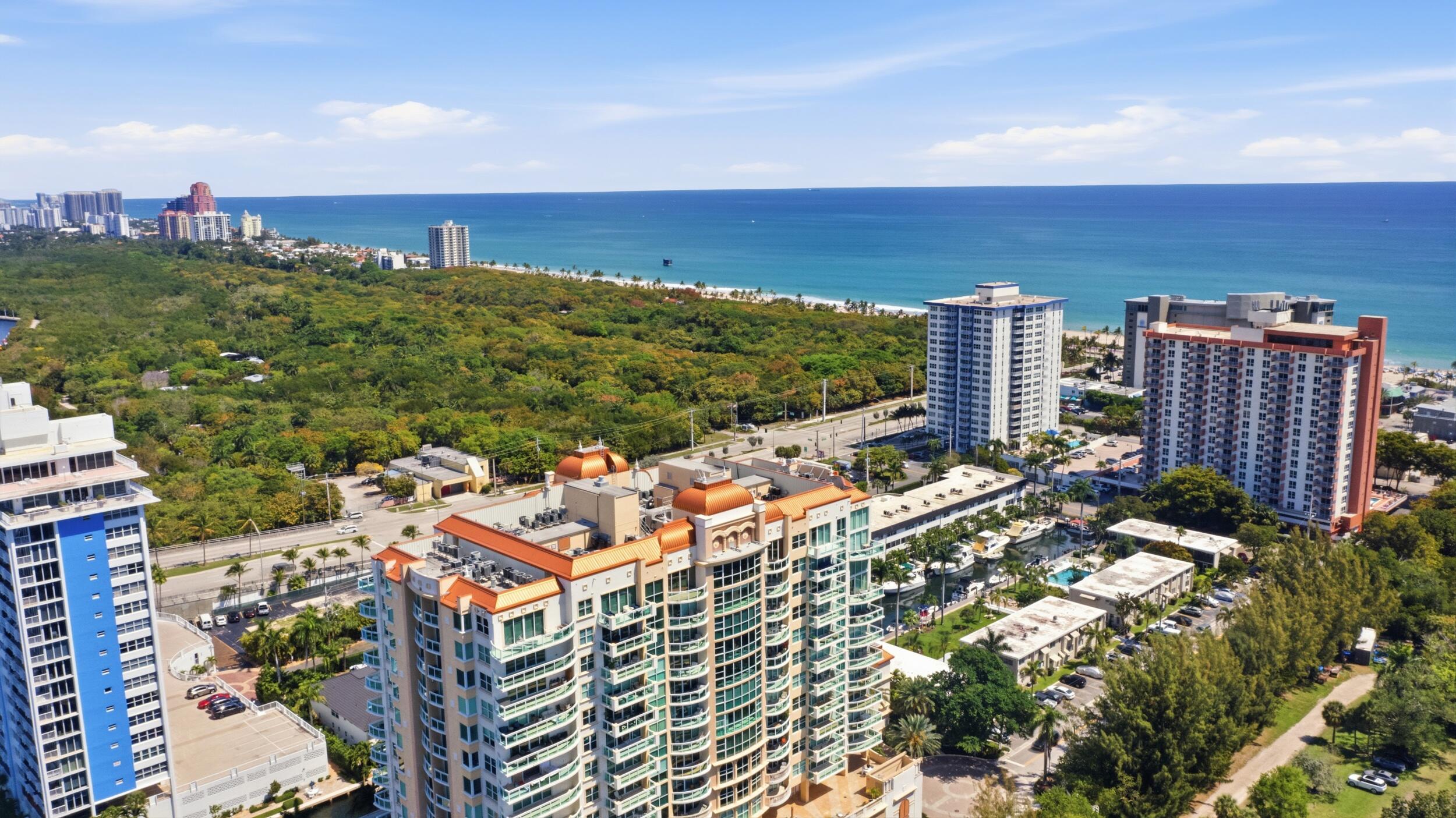 LE CLUB INTERNATIONAL CONDO - Residential