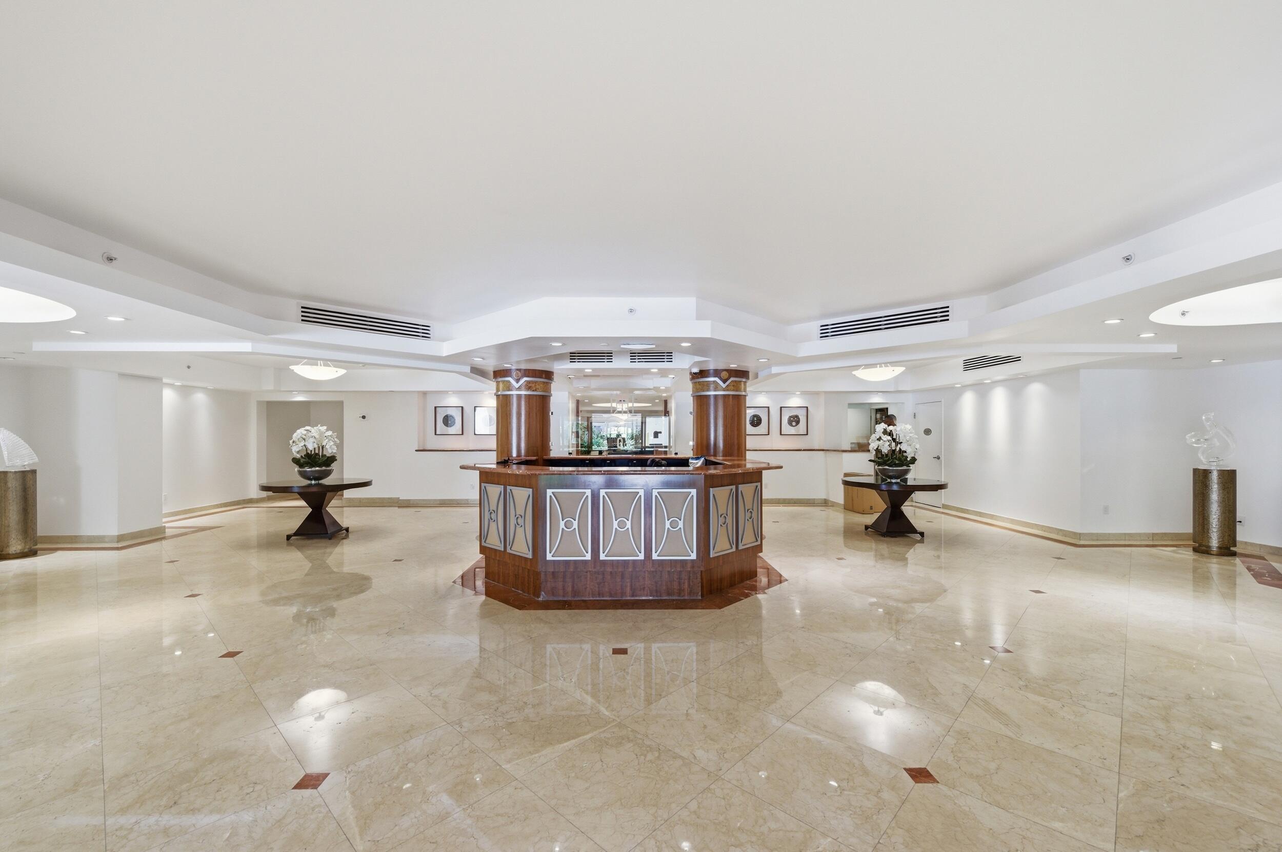 LE CLUB INTERNATIONAL CONDO - Residential