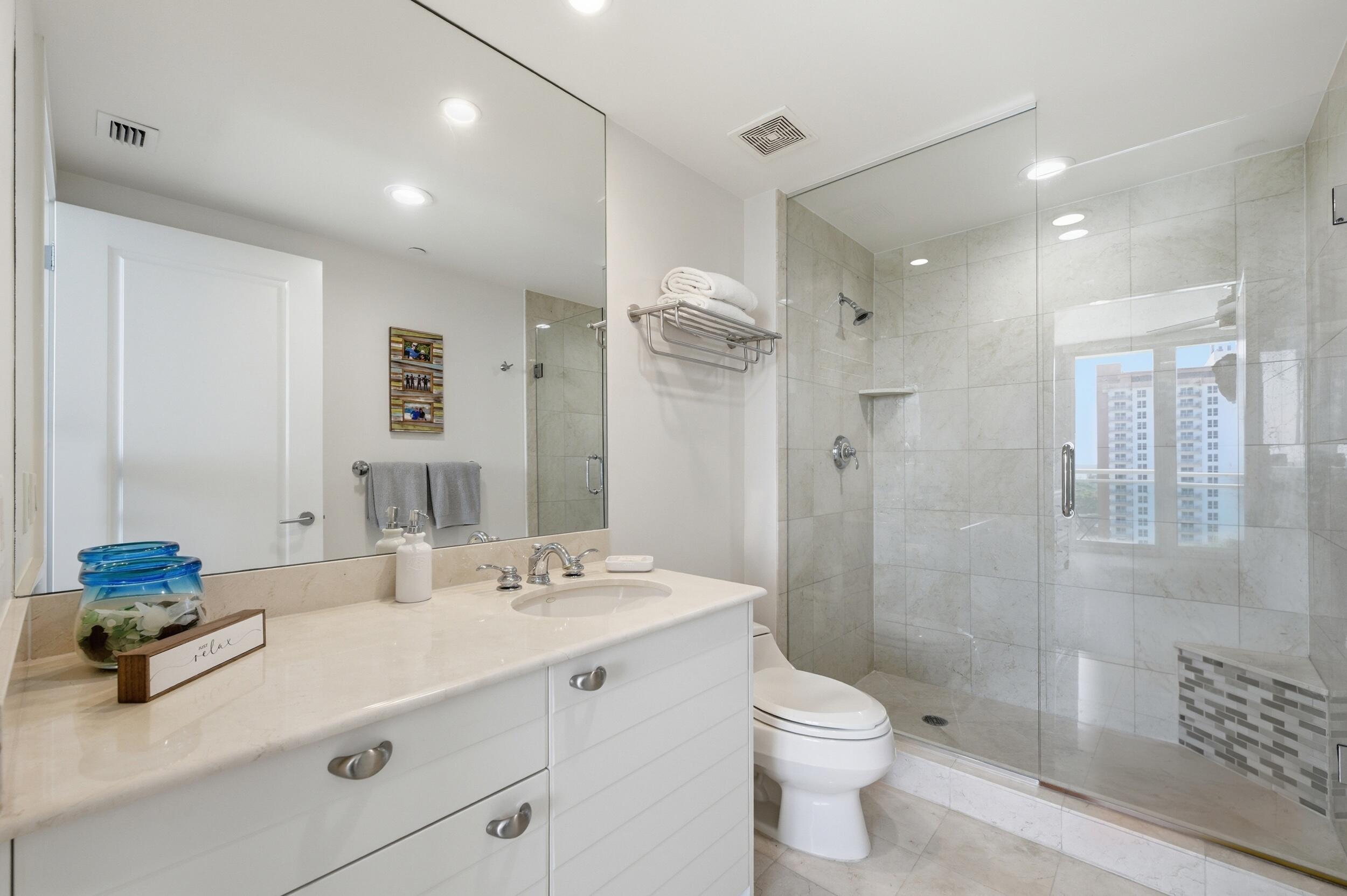 LE CLUB INTERNATIONAL CONDO - Residential