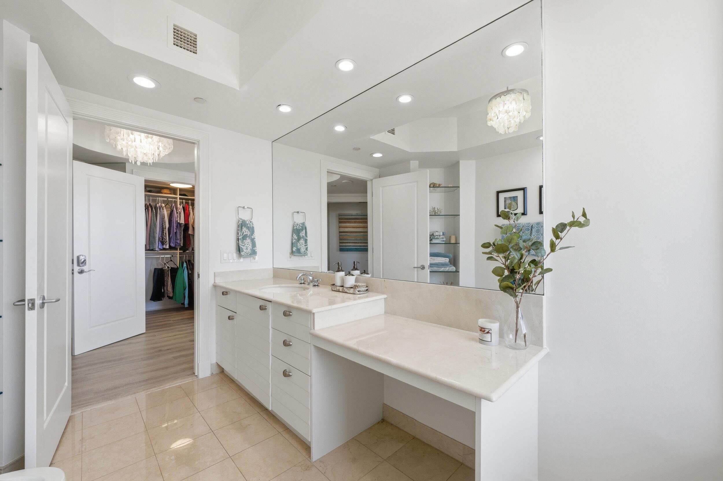 LE CLUB INTERNATIONAL CONDO - Residential