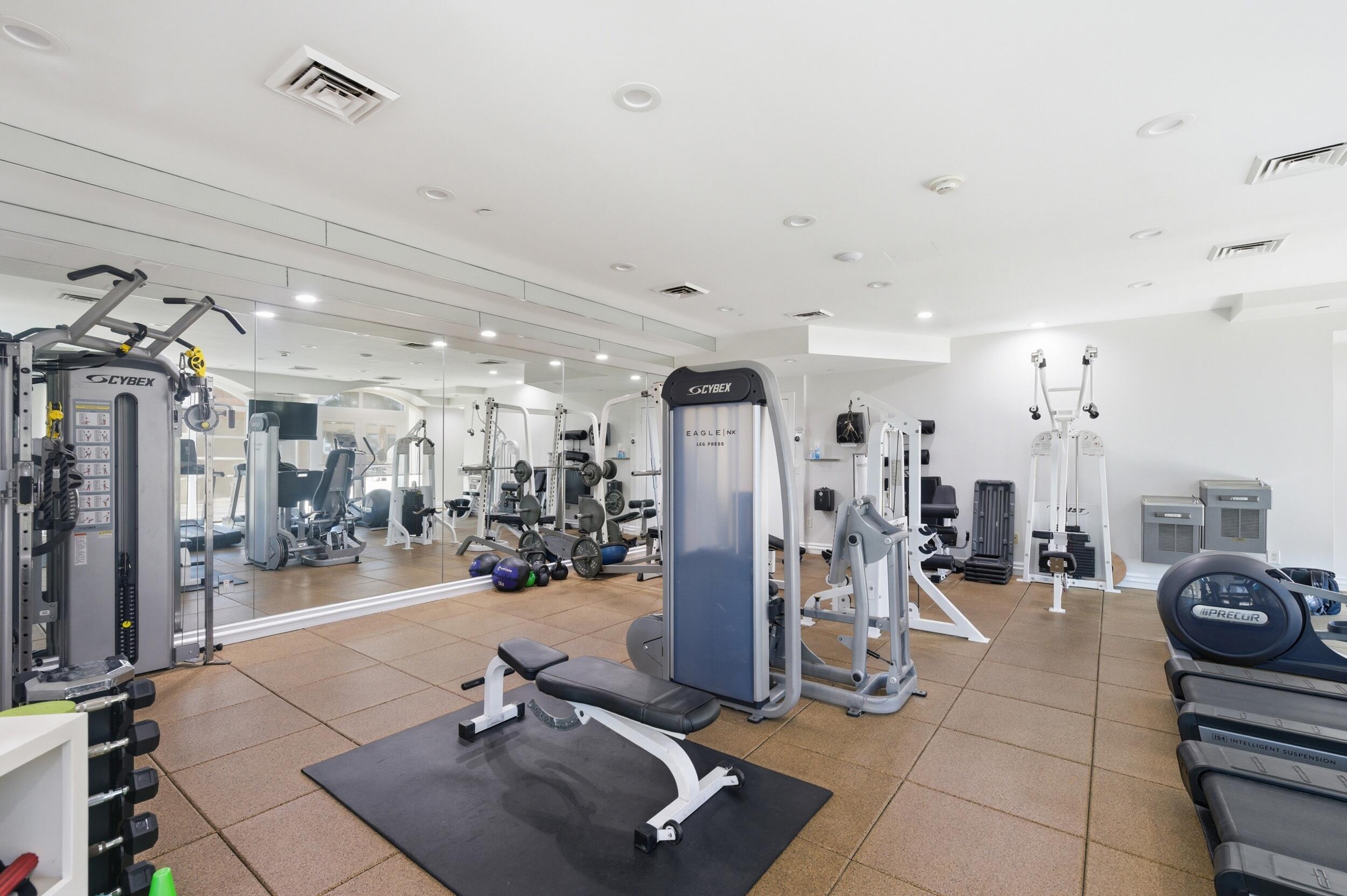 LE CLUB INTERNATIONAL CONDO - Residential