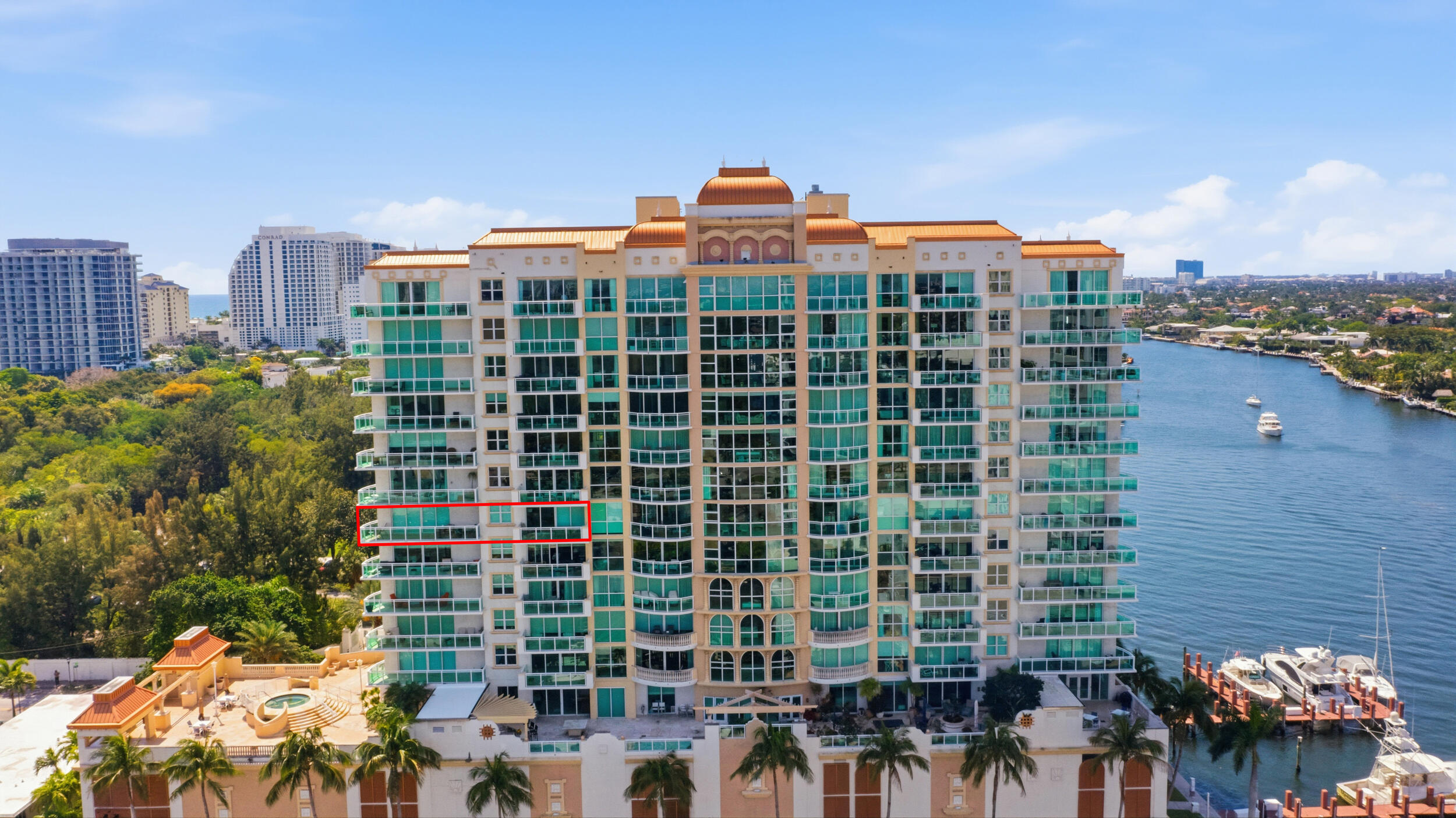 LE CLUB INTERNATIONAL CONDO - Residential