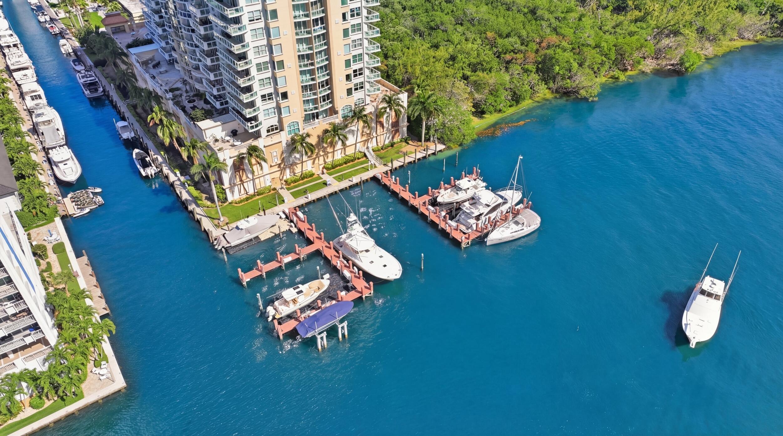 LE CLUB INTERNATIONAL CONDO - Residential