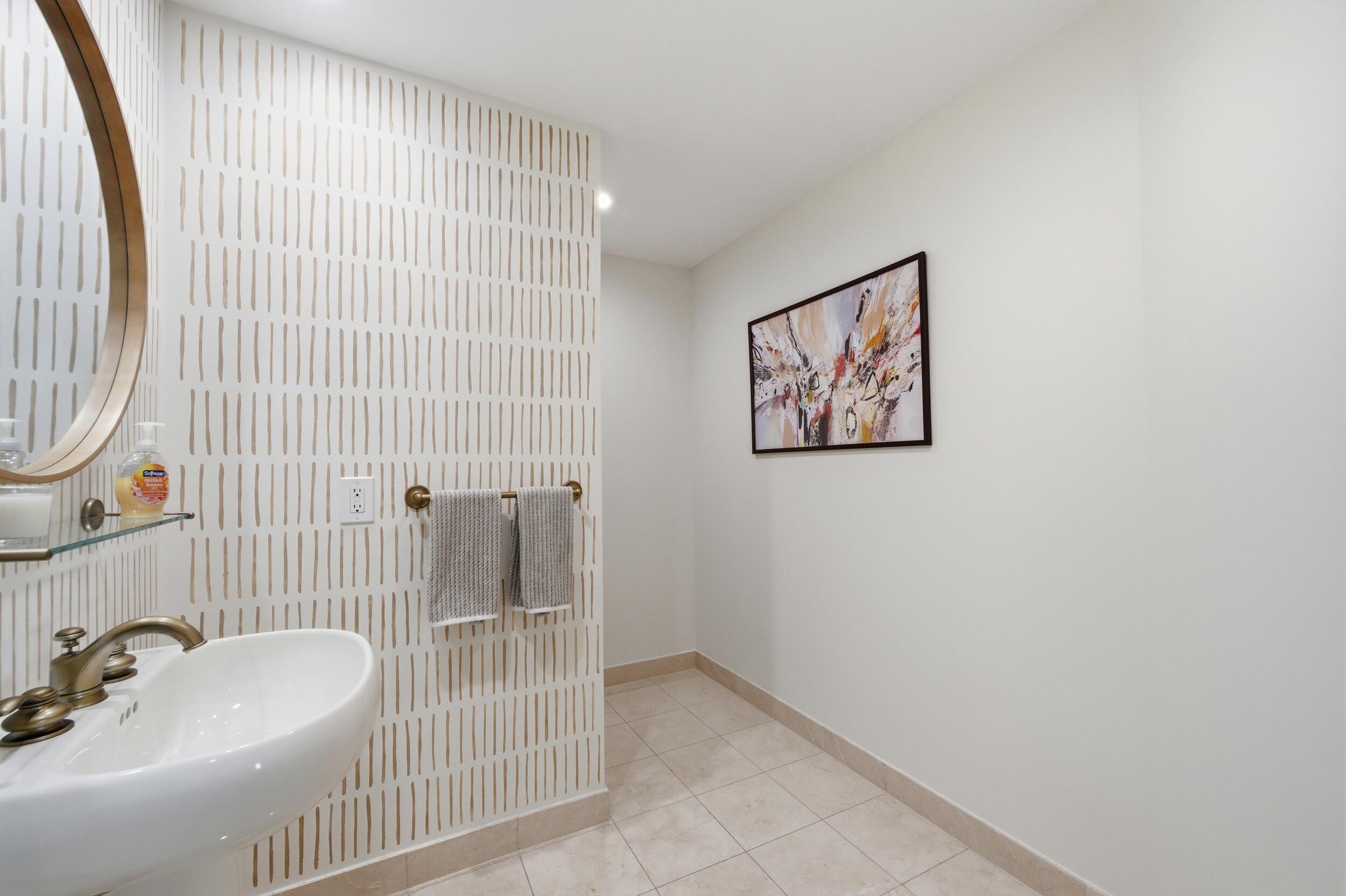 LE CLUB INTERNATIONAL CONDO - Residential