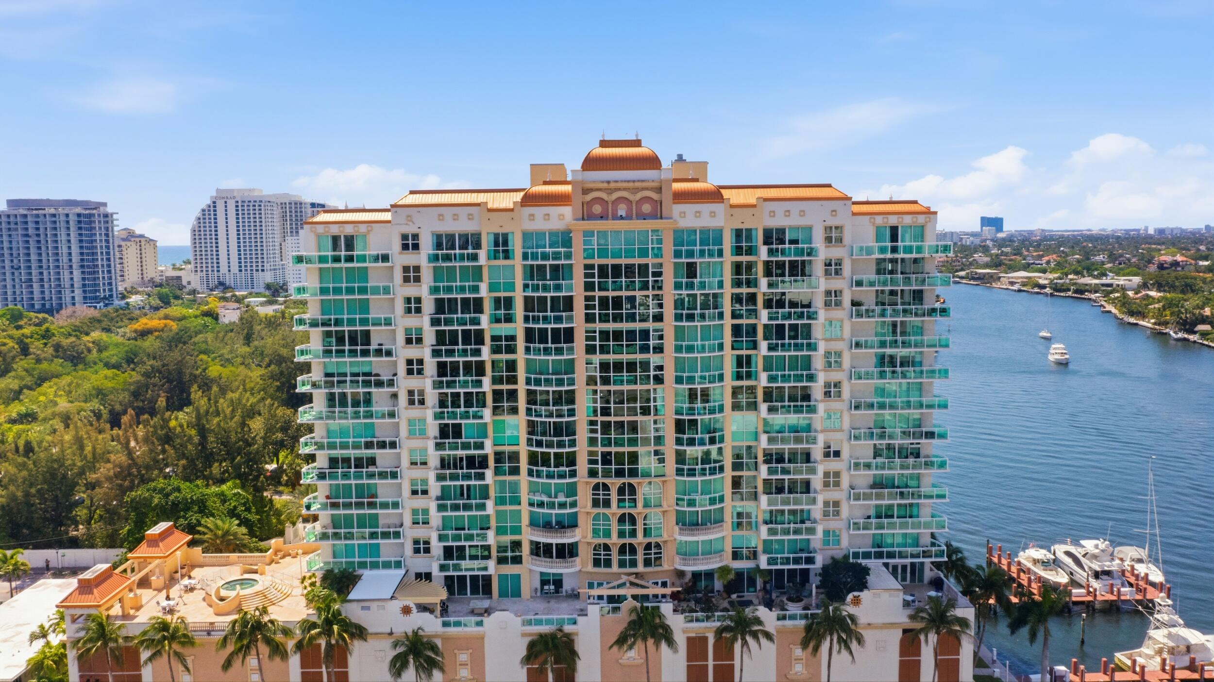 LE CLUB INTERNATIONAL CONDO - Residential