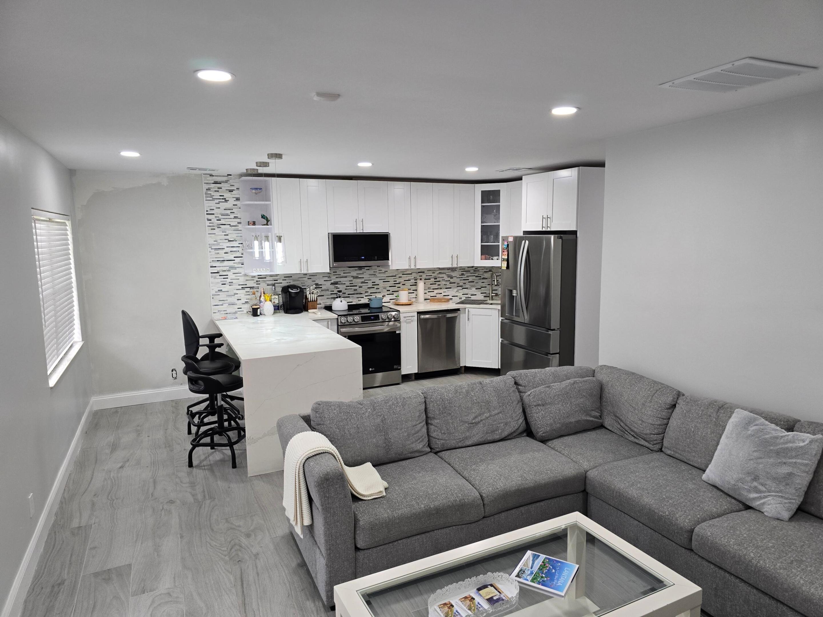 LANTANA HGTS PL 6 IN - Residential Lease