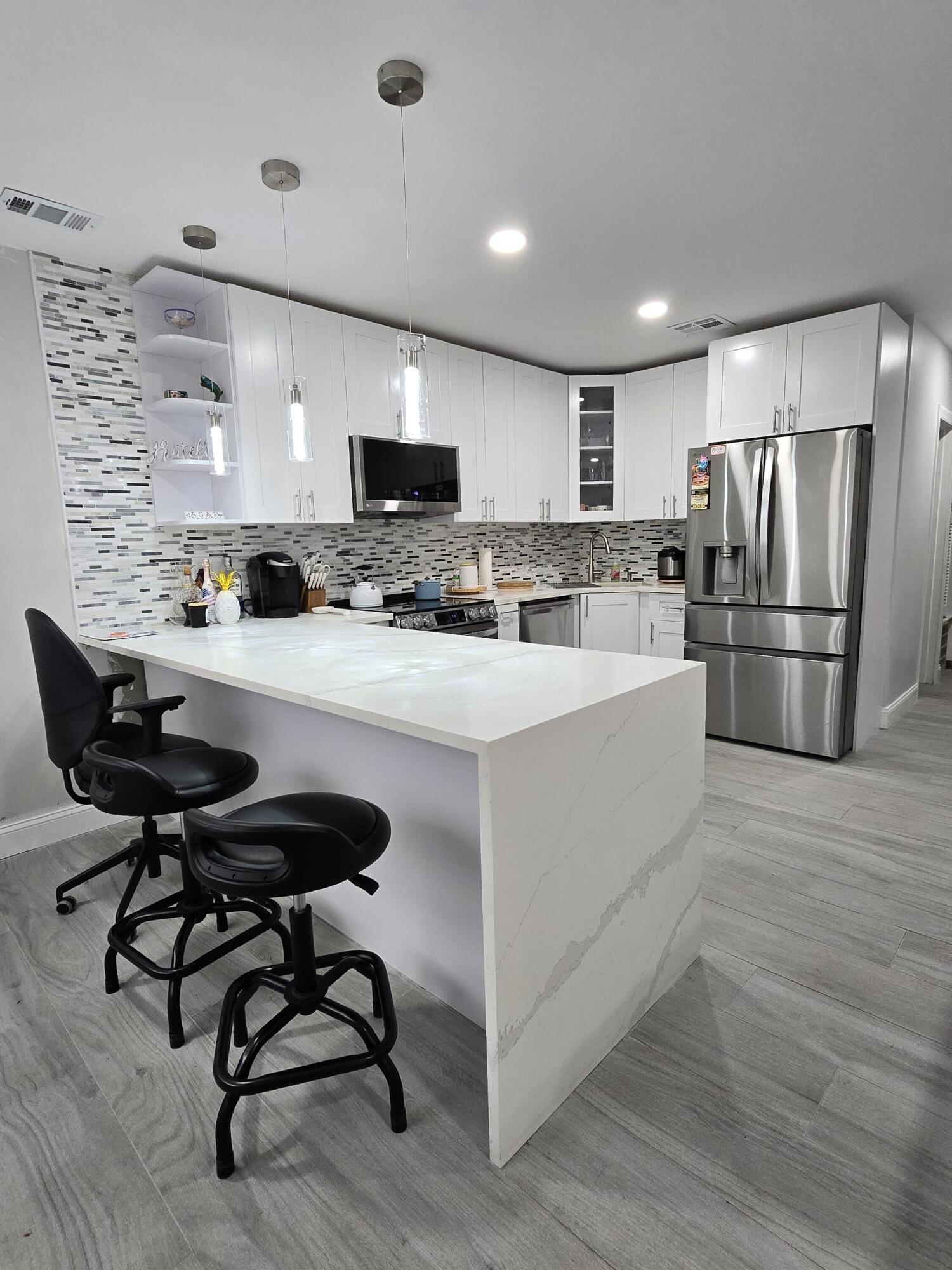 LANTANA HGTS PL 6 IN - Residential Lease