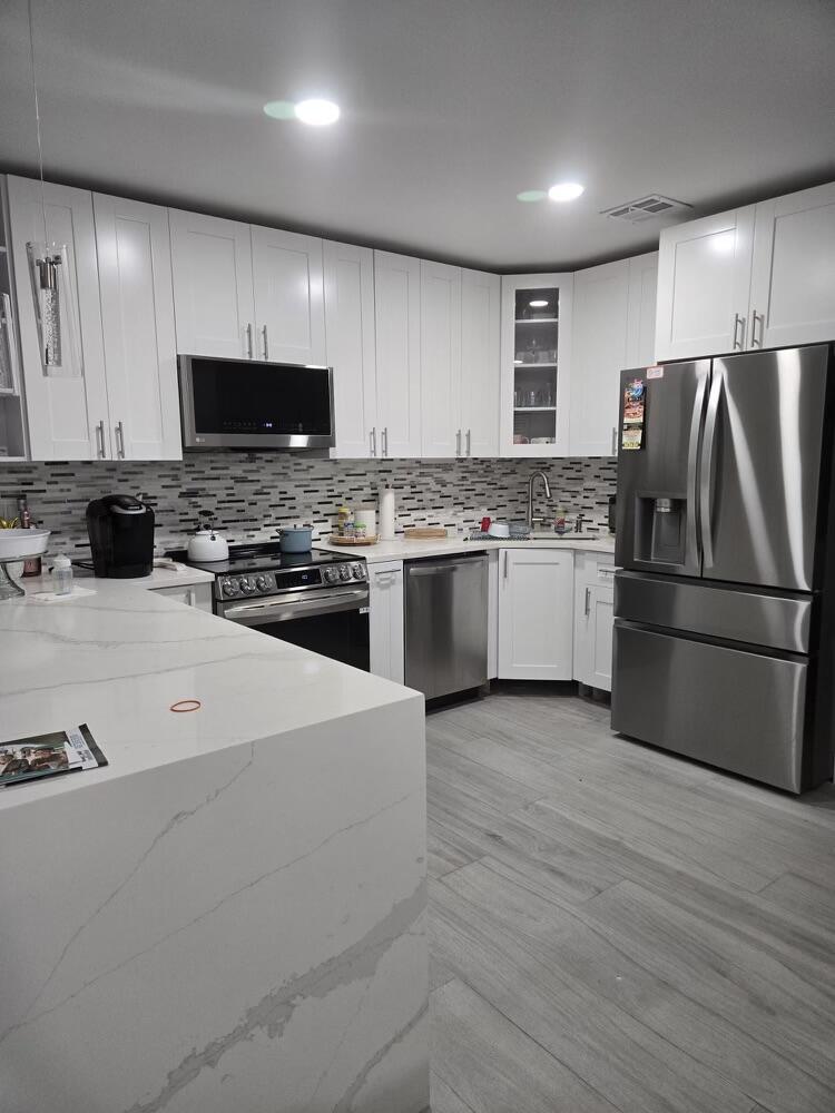 LANTANA HGTS PL 6 IN - Residential Lease