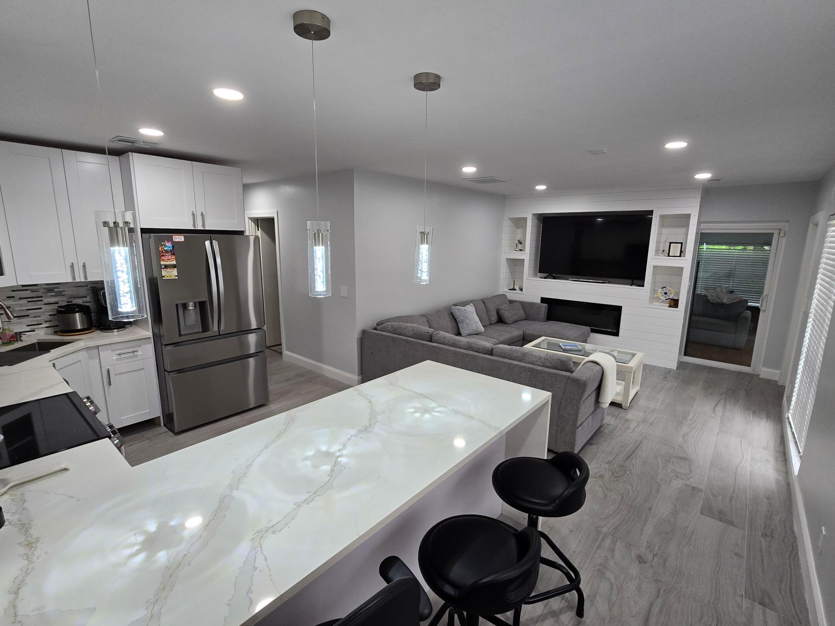 LANTANA HGTS PL 6 IN - Residential Lease