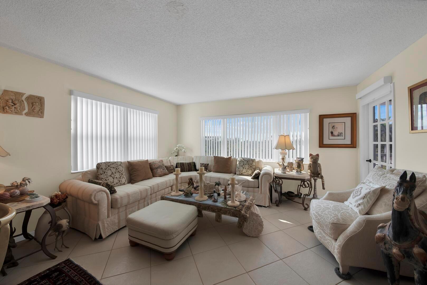 1516 S Lakeside Drive 412