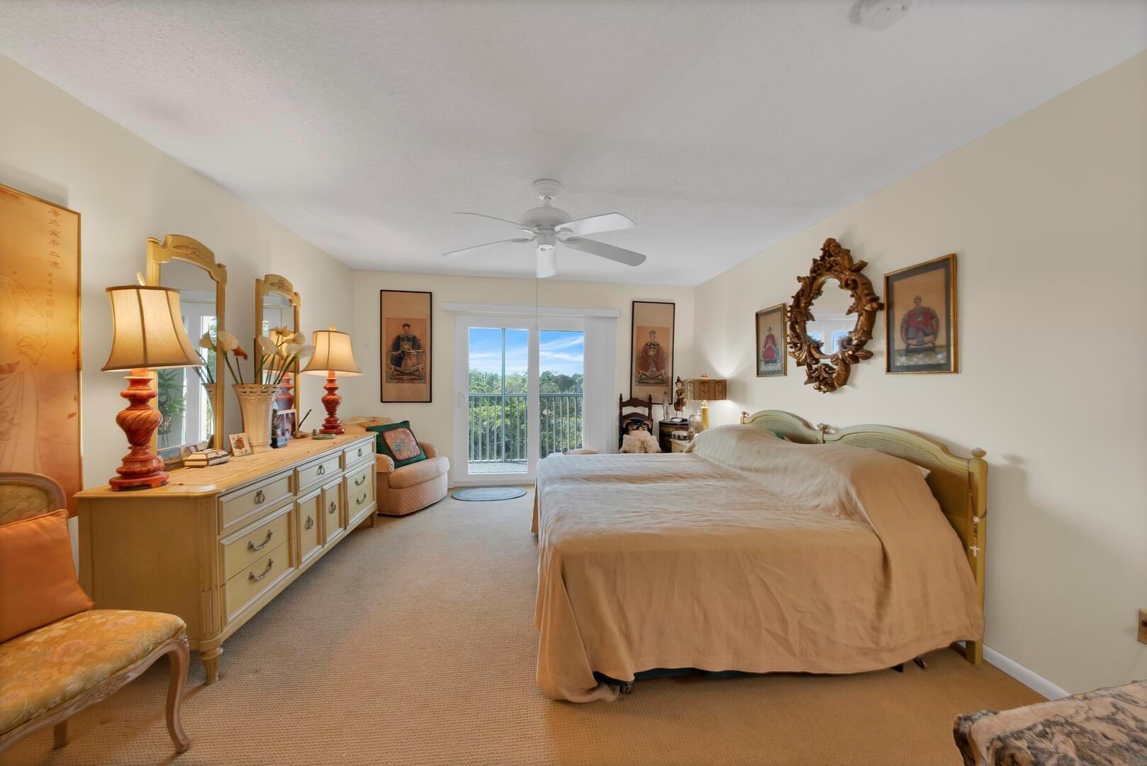 PALM LAKE - Residential