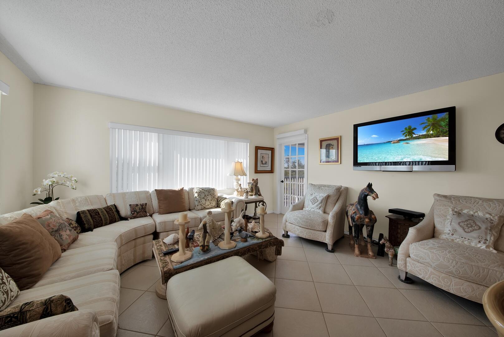 1516 S Lakeside Drive 412