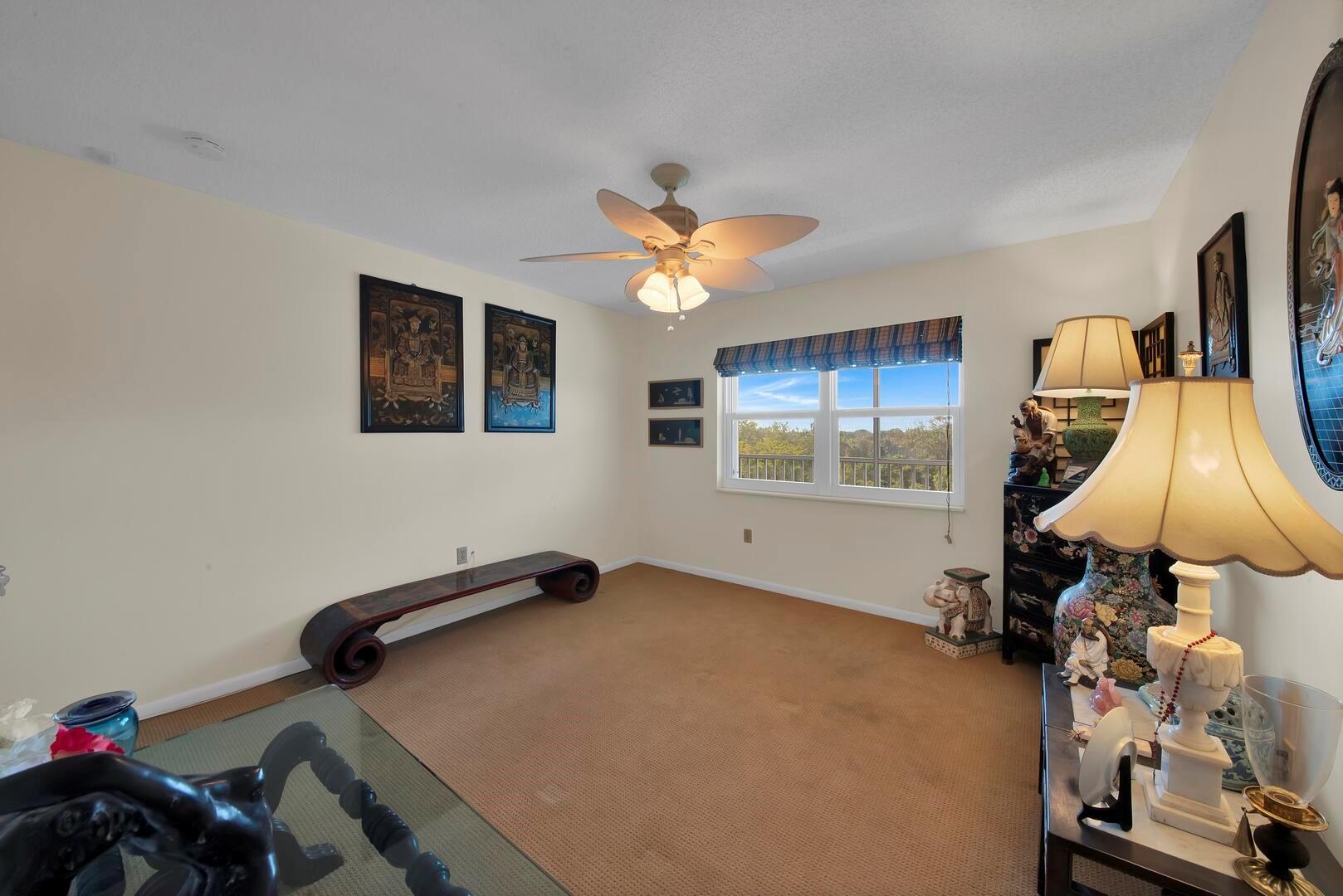 PALM LAKE - Residential