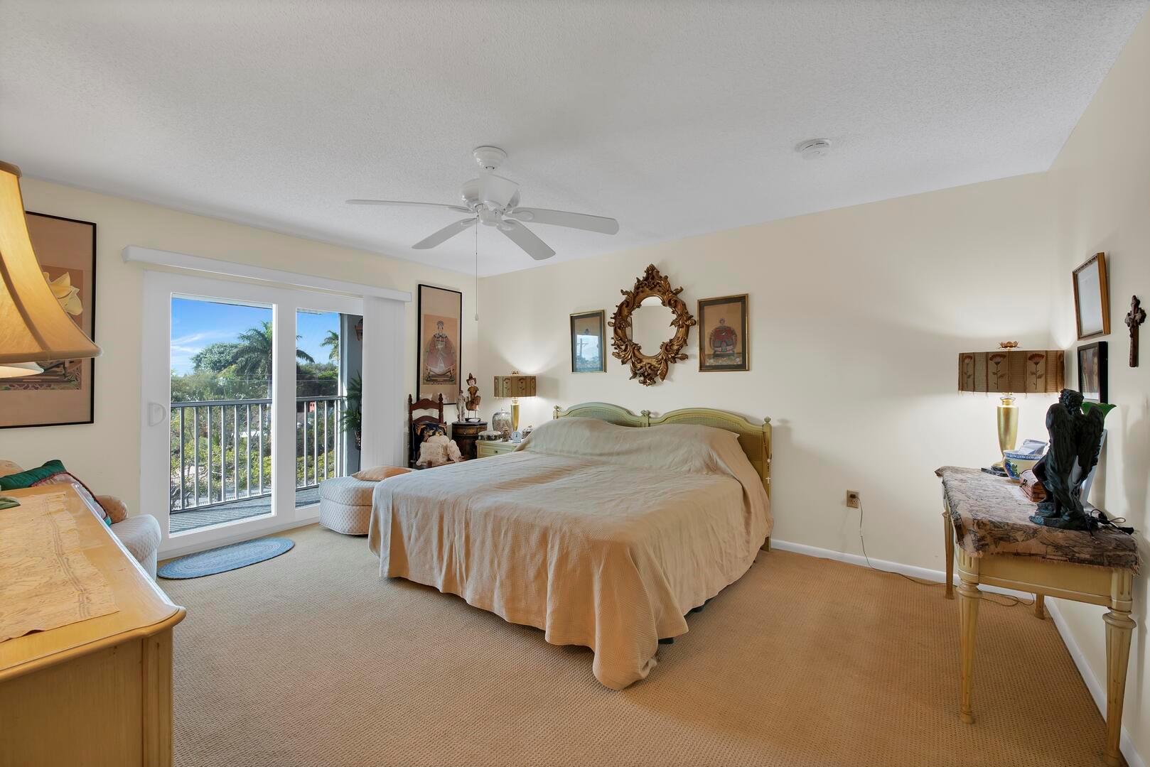 PALM LAKE - Residential